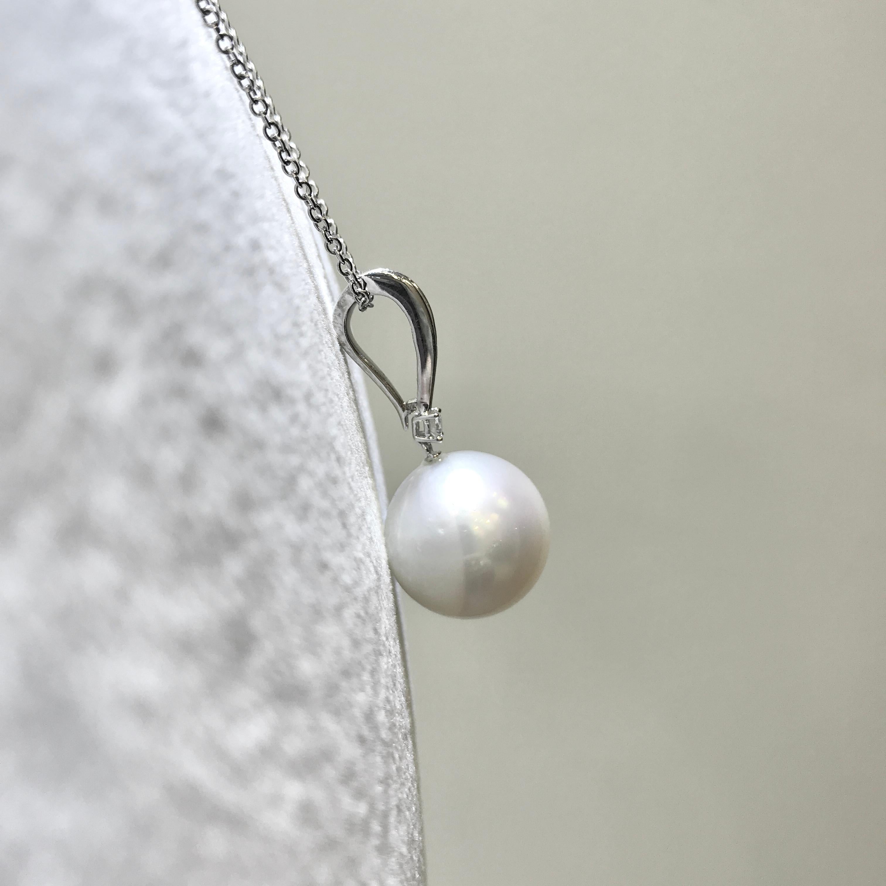 Baguette Cut Gilin 18 Karat White Gold 0.30 Carat South Sea Pearl Diamond Pendant For Sale