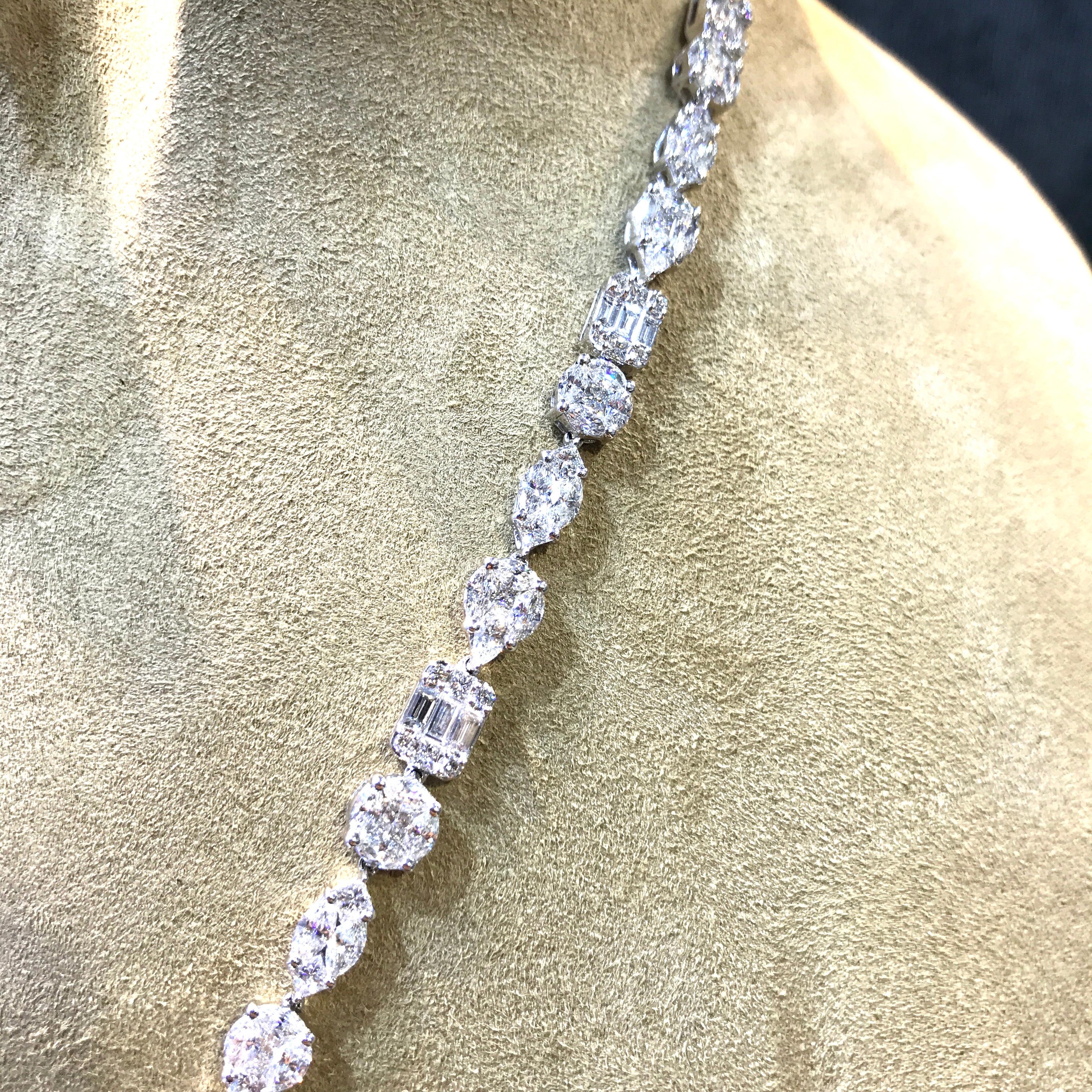 GILIN 18 Karat White Gold 14.14 Carts Classic White Diamond Necklace In New Condition For Sale In Central, HK