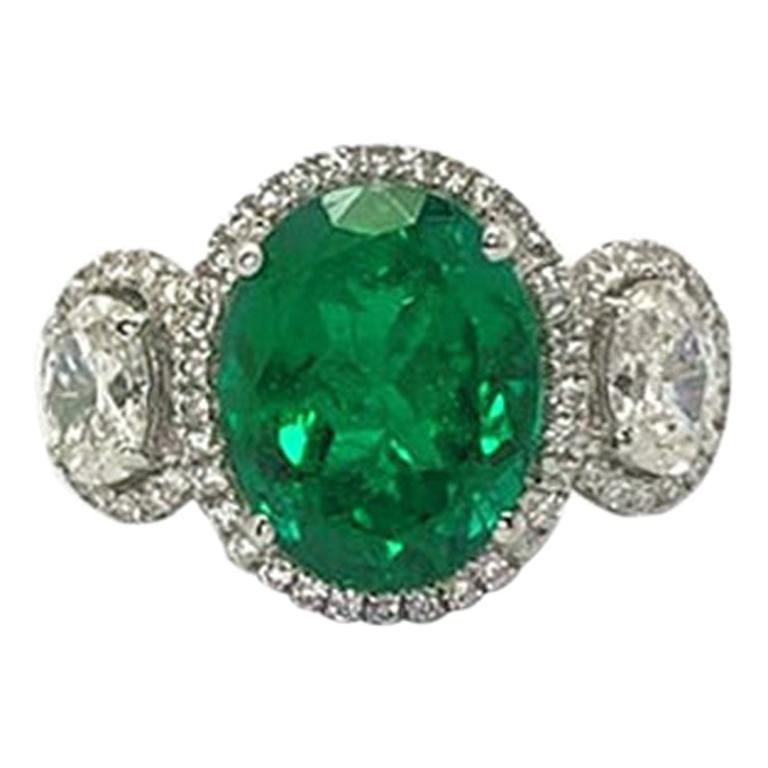 GILIN 18 Karat White Gold 3.99 Carat Emerald Diamond Ring For Sale