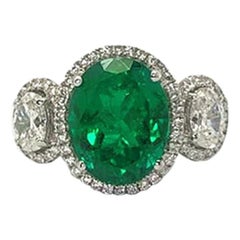 GILIN 18 Karat White Gold 3.99 Carat Emerald Diamond Ring