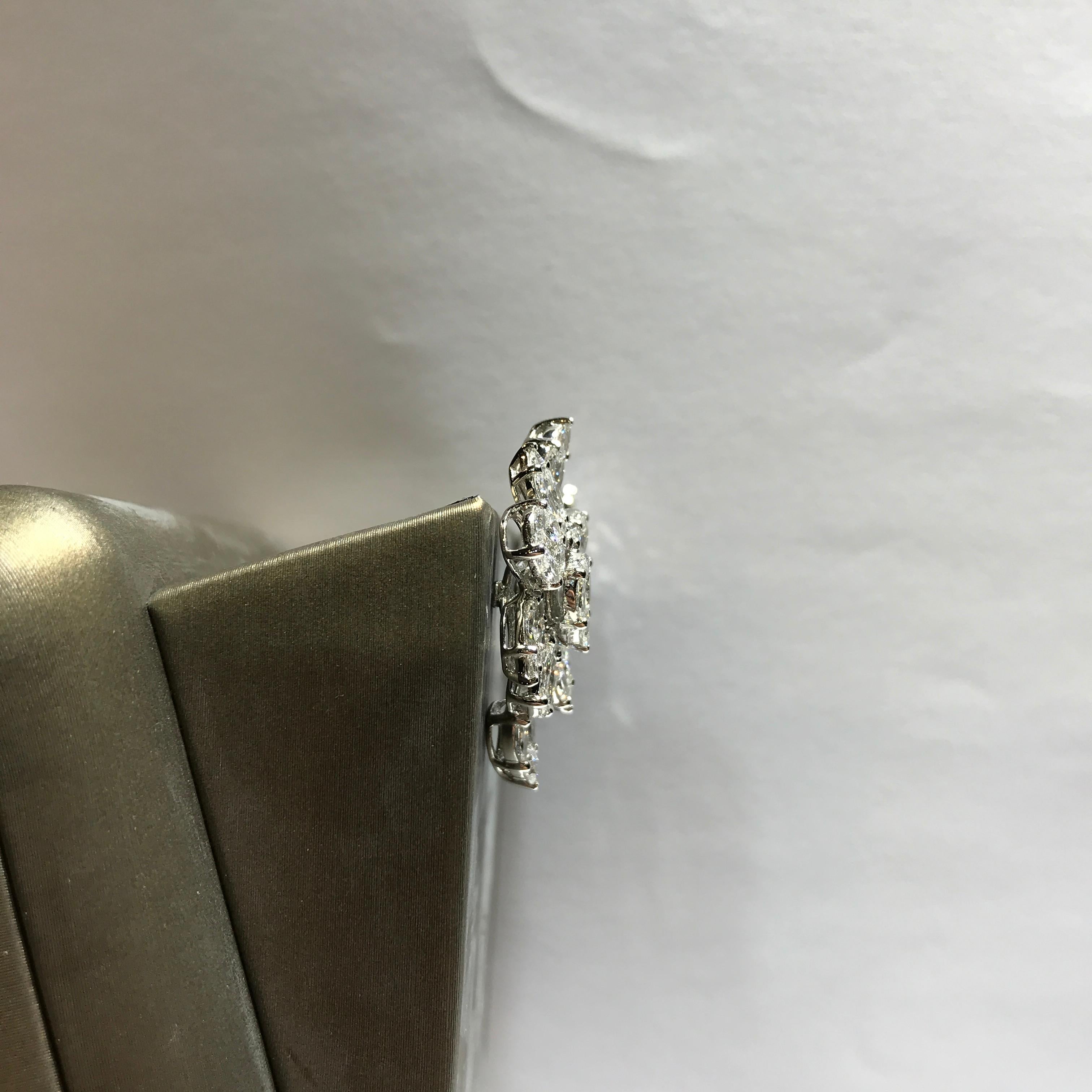 GILIN 18 Karat White Gold Harry Winston Style 8.67 Ct Cluster Diamond Earrings In New Condition In Central, HK
