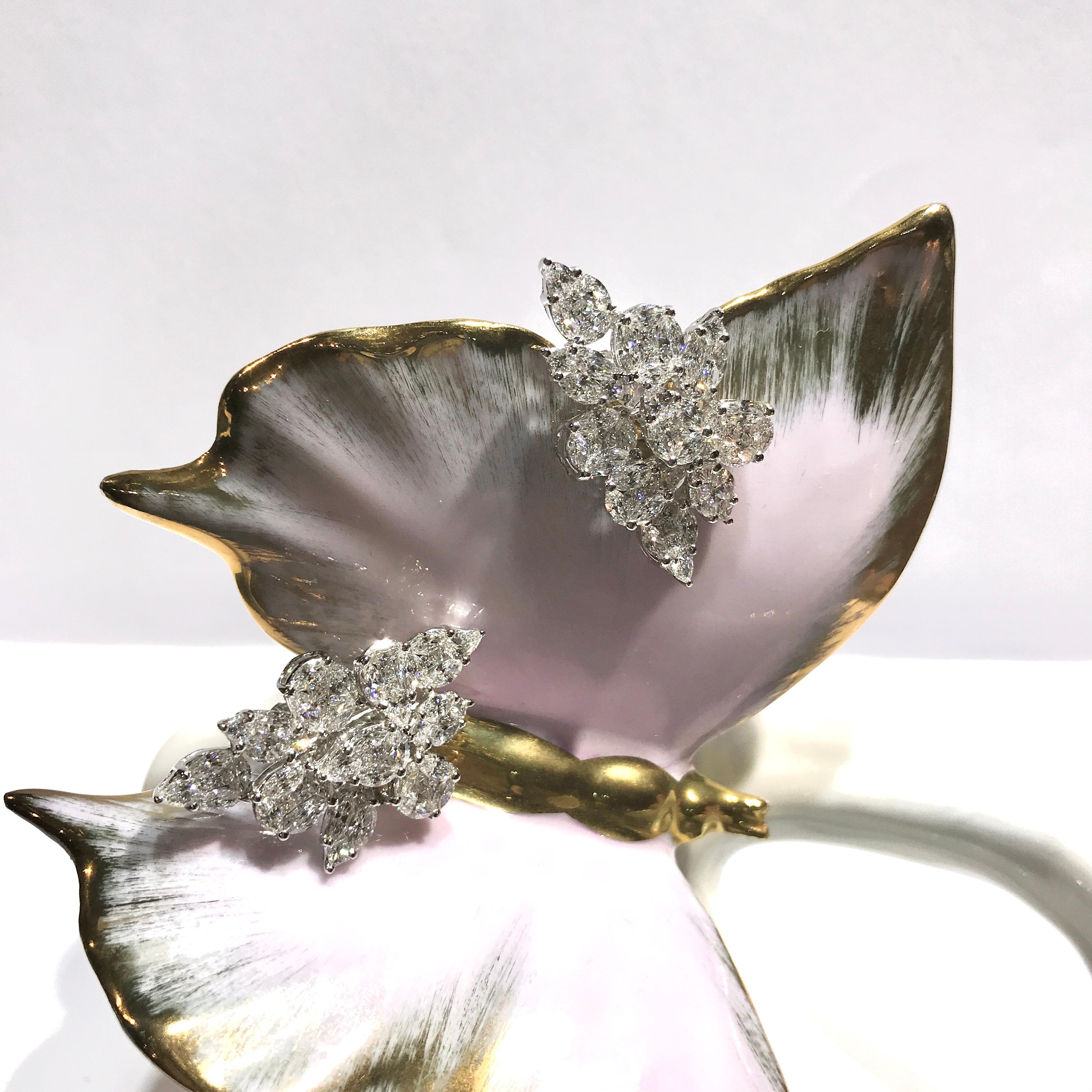 Women's GILIN 18 Karat White Gold Harry Winston Style 8.67 Ct Cluster Diamond Earrings