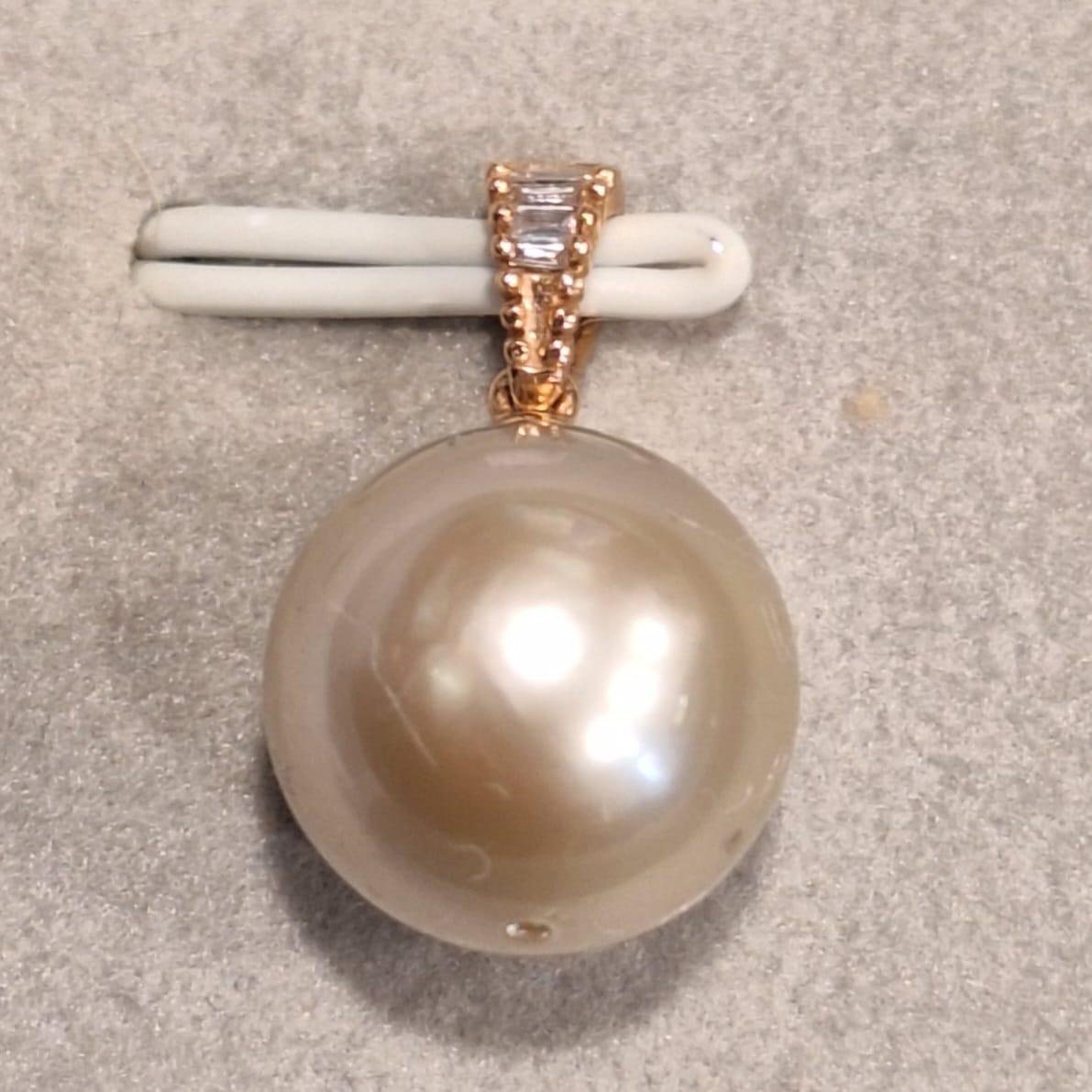 GILIN 18K Rose Gold Diamond Pendant with Pearl

Pearls symbolize loyalty, integrity, generosity, and purity, elegant and unique.

The pendant setting with pearl total weight 2.82gm, the diamond total weight 0.02ct, made in 18K gold.
