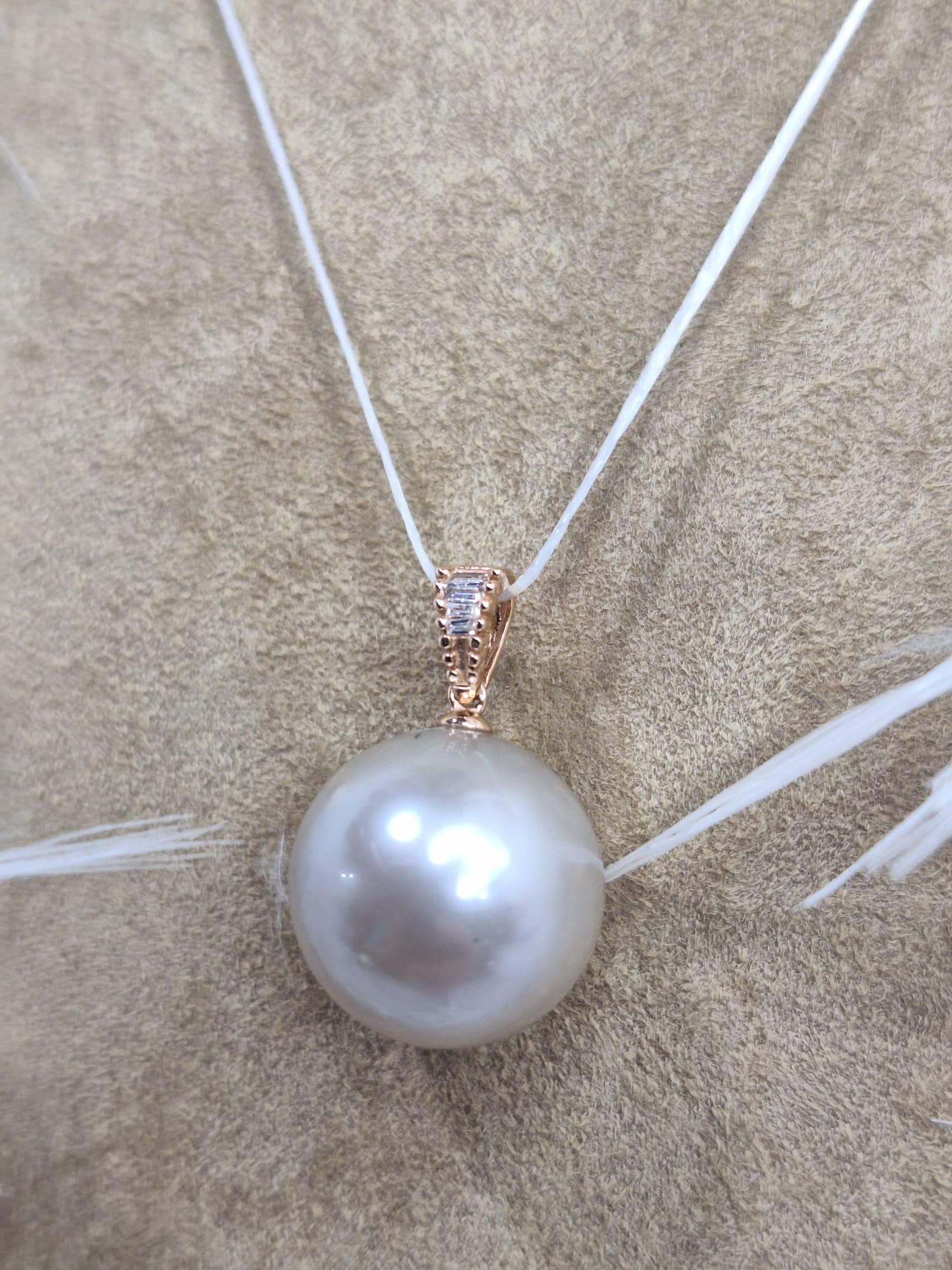 GILIN 18K Rose Gold Diamond Pendant with Pearl In New Condition For Sale In Central, HK