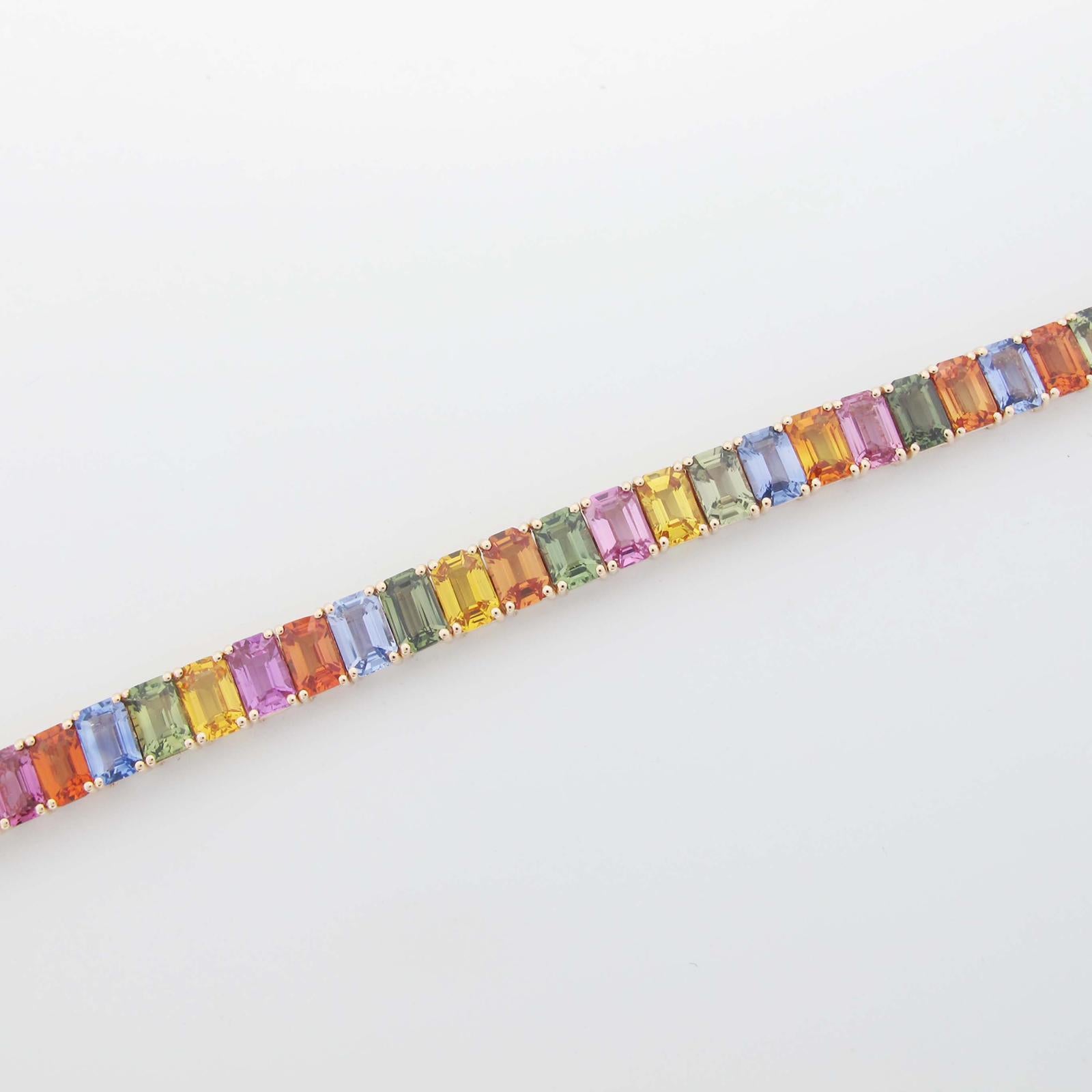 GILIN Armband aus 18 Karat Roségold mit mehrfarbigem Saphir im Baguetteschliff (Gemischter Schliff) im Angebot
