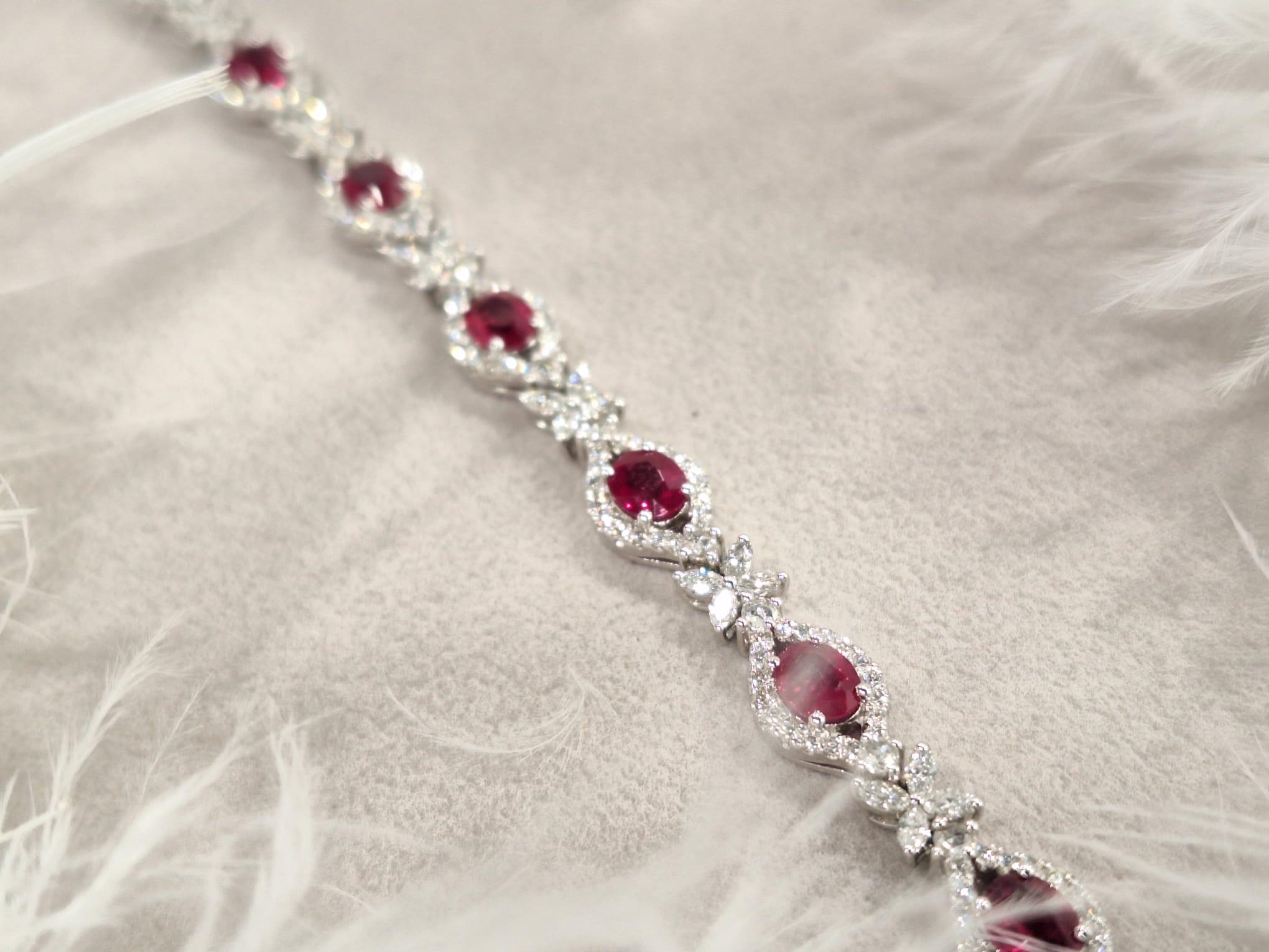 Women's GILIN 18K White Gold Diamond Bracelet with Ruby For Sale