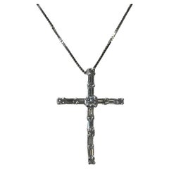 Gilin 18K White Gold Diamond Cross Pendant