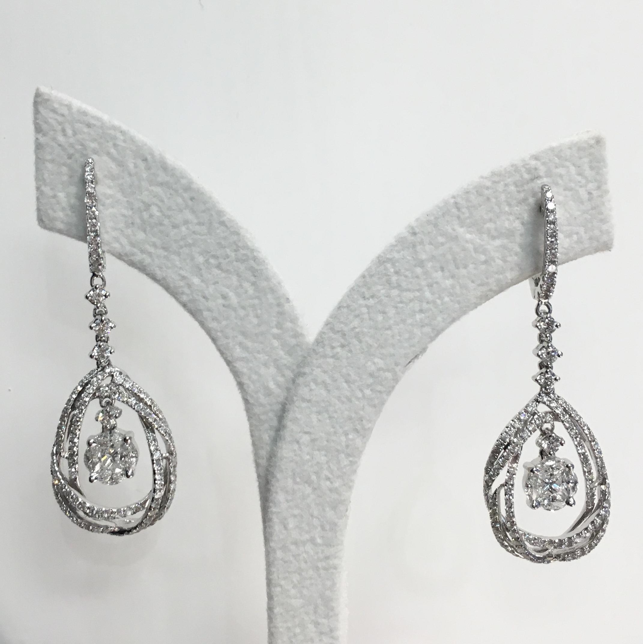 Women's GILIN 18K White Gold Diamond Earring For Sale