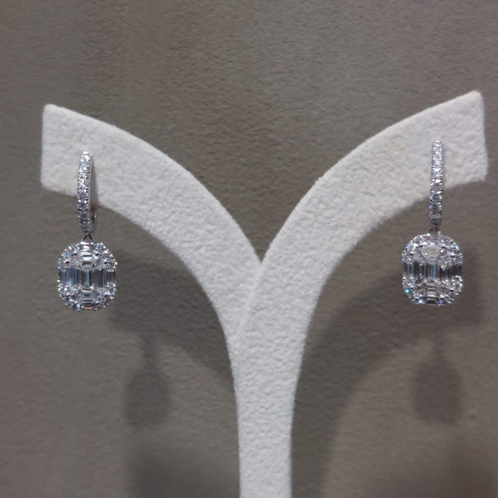 Gilin 18k White Gold Diamond Earring For Sale 2