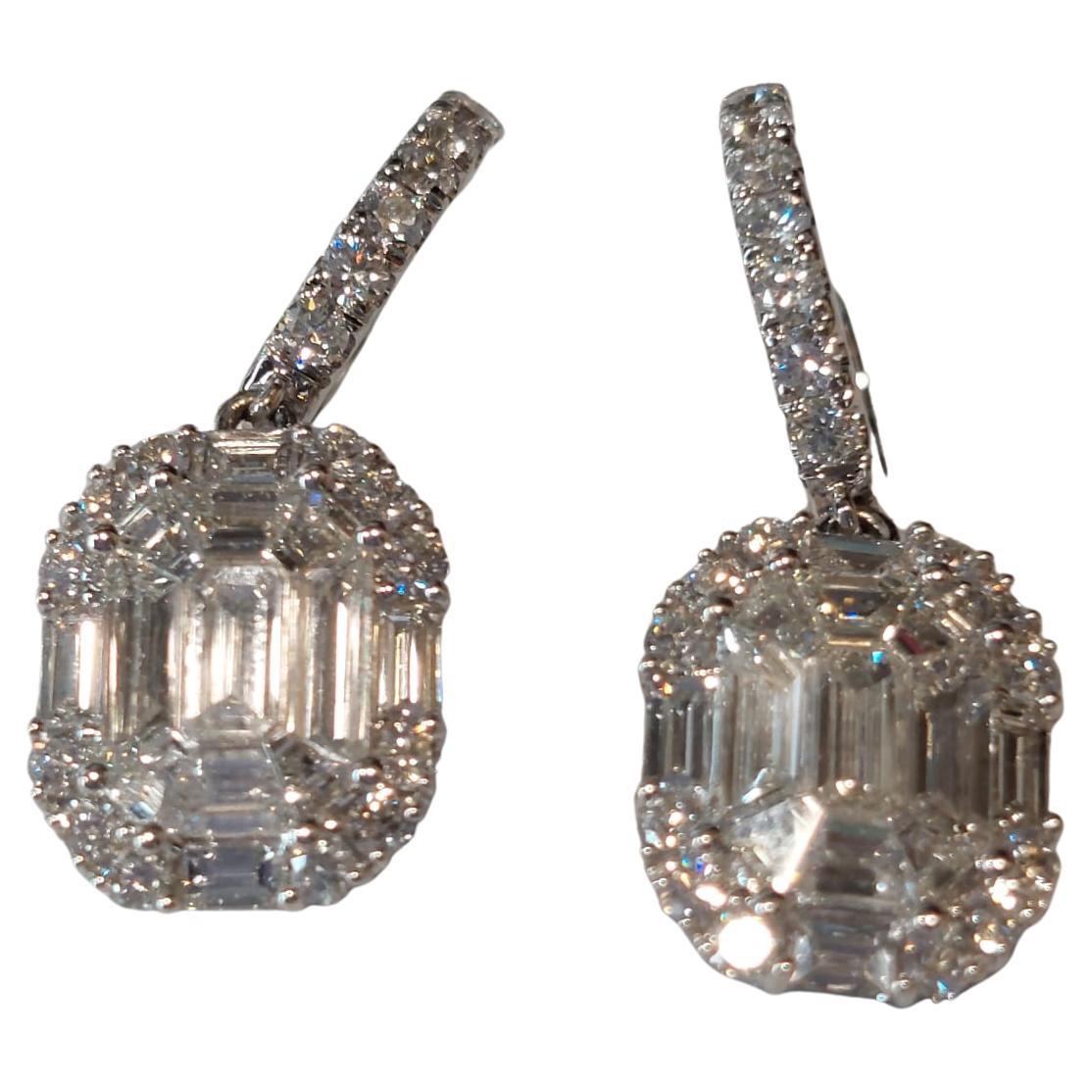 Gilin 18k White Gold Diamond Earring For Sale