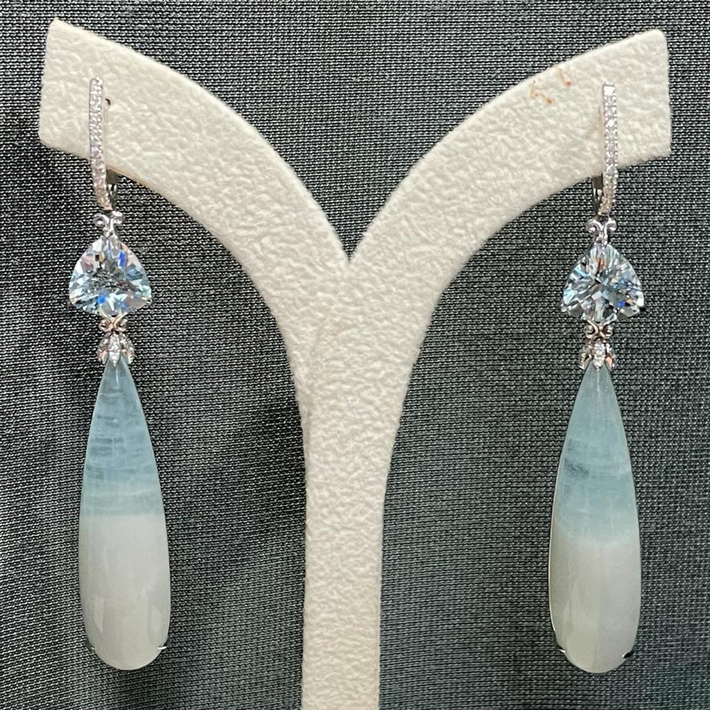 GILIN 18K White Gold Diamond Earring with Aquamarine In New Condition For Sale In Central, HK
