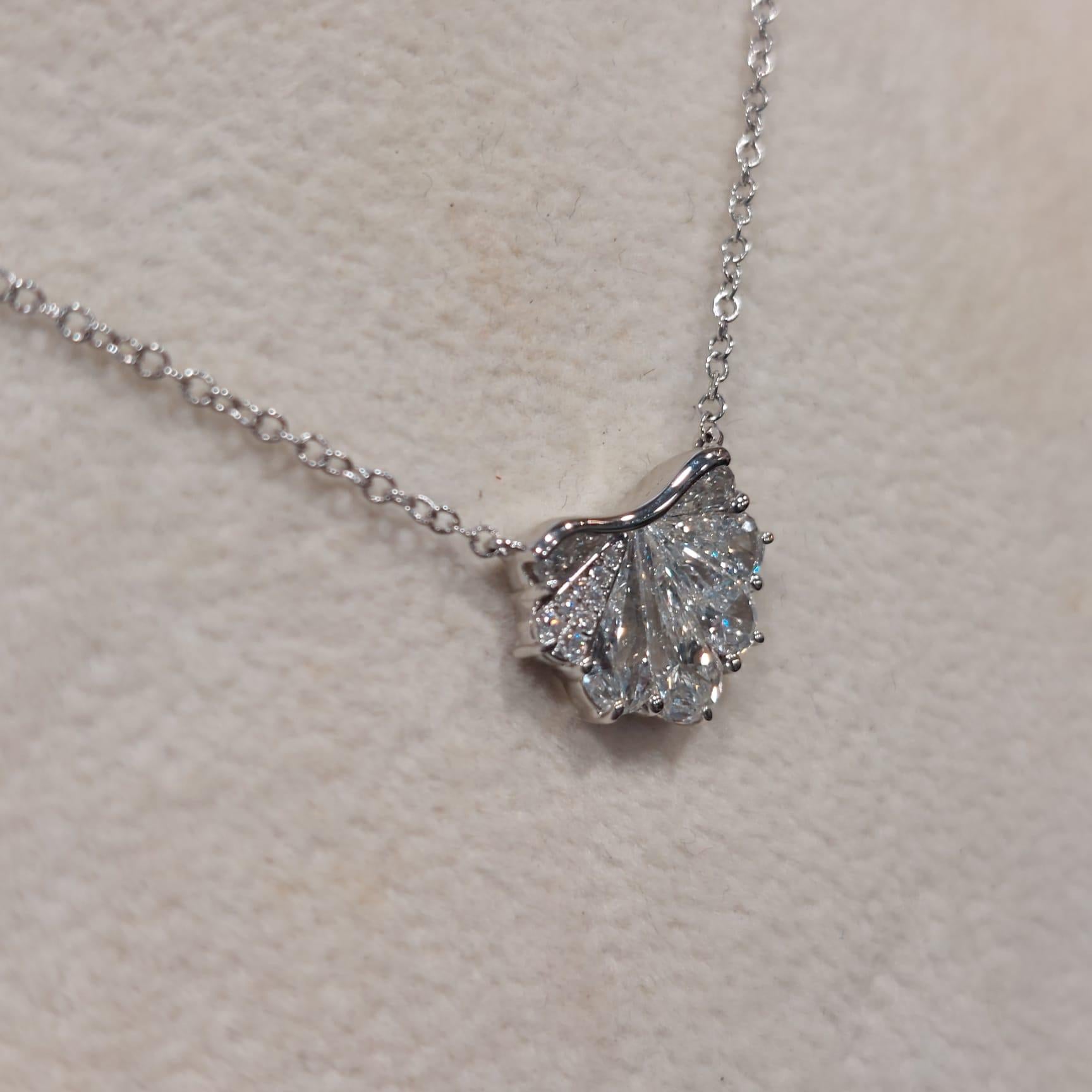 GILIN 18K White Gold Diamond Pendant Necklace For Sale 6