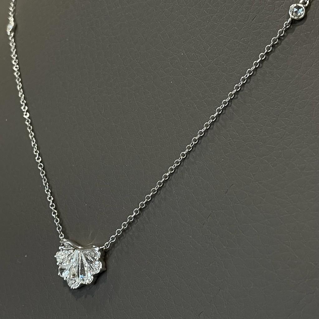 This piece is perfect for layering, it adds sparkle and elegance to your look. This pendant necklace setting with totaling 16 pieces of diamonds, weighing 1.51 carats. Made in 18K white gold.
6 pieces mixed cut diamond - 1.23 carats
2 pieces