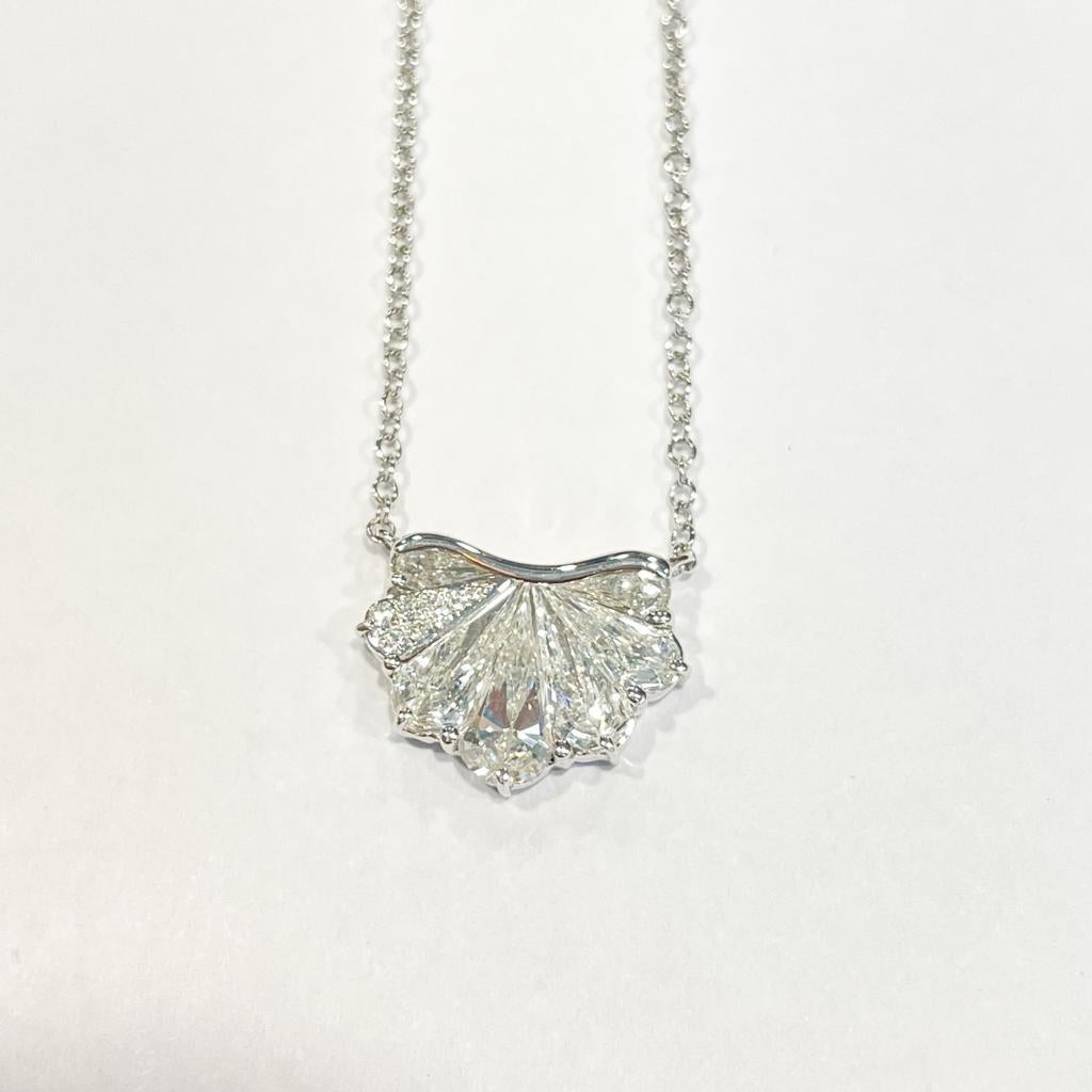 GILIN 18K White Gold Diamond Pendant Necklace For Sale 1
