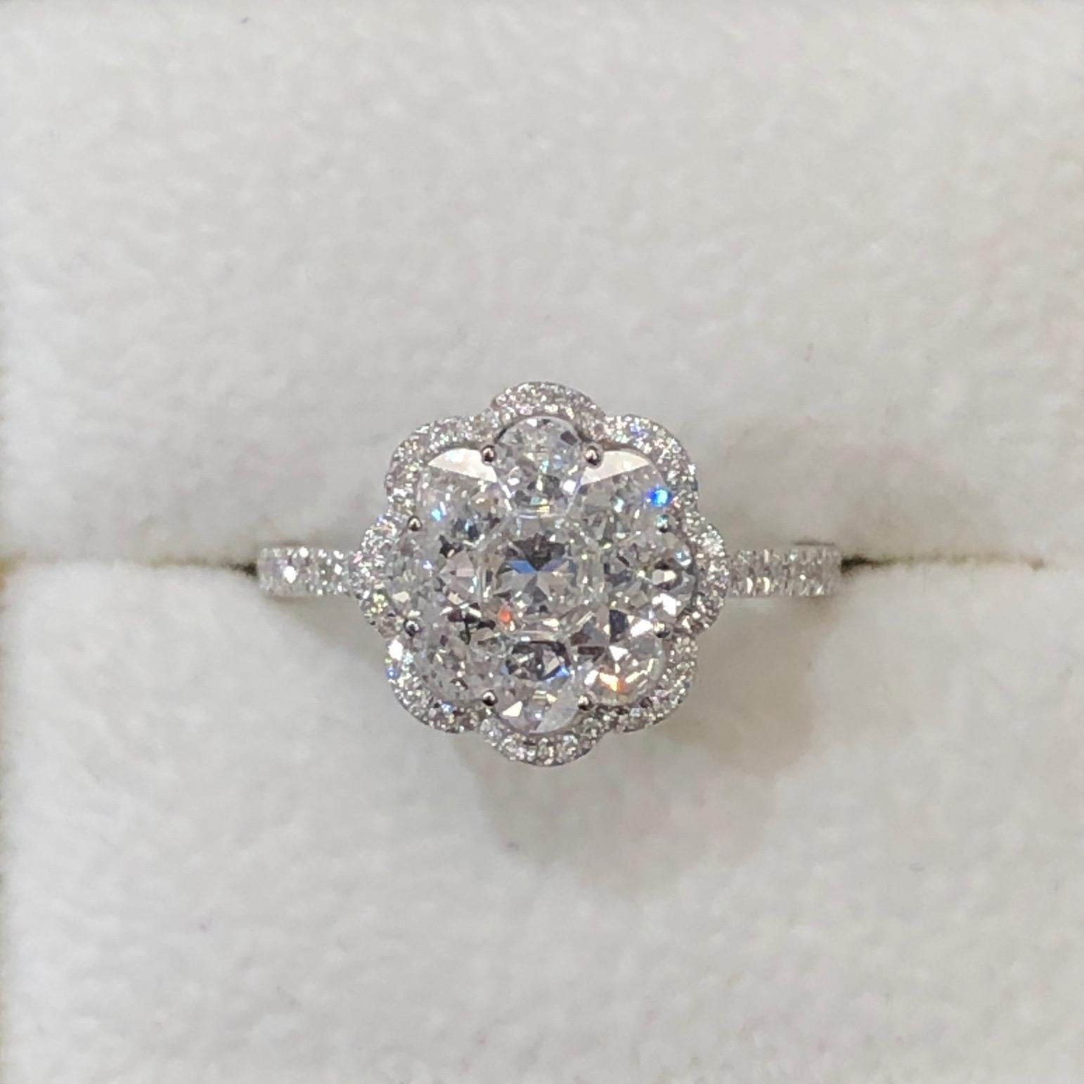 Modern GILIN 18K White Gold Diamond Ring For Sale
