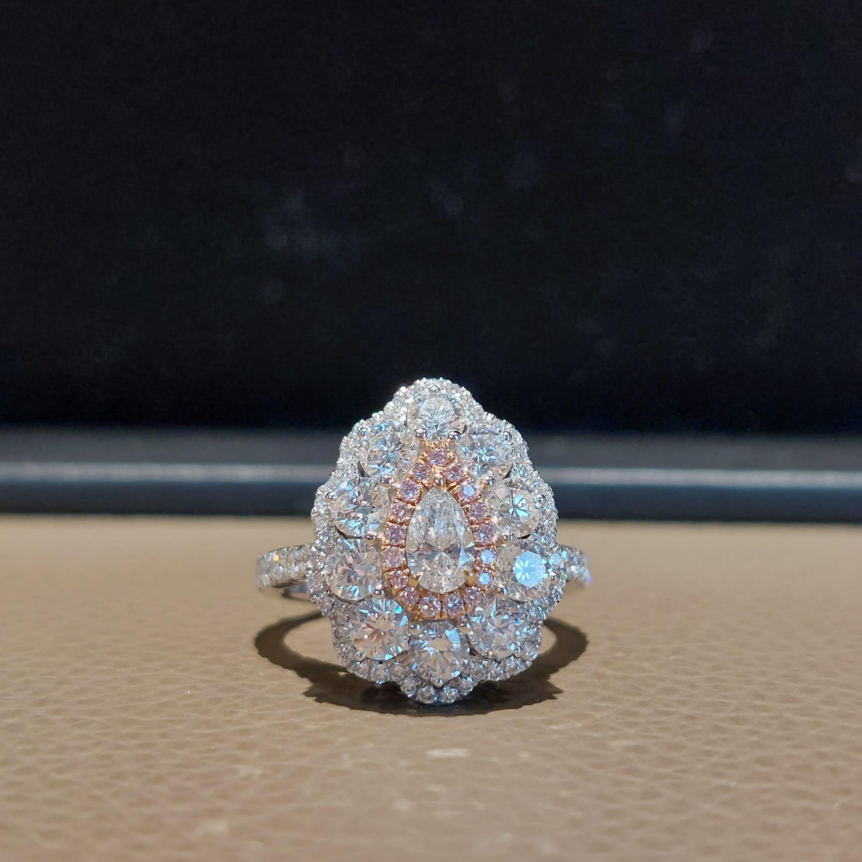 Brilliant Cut Gilin 18k White Gold Diamond Ring For Sale