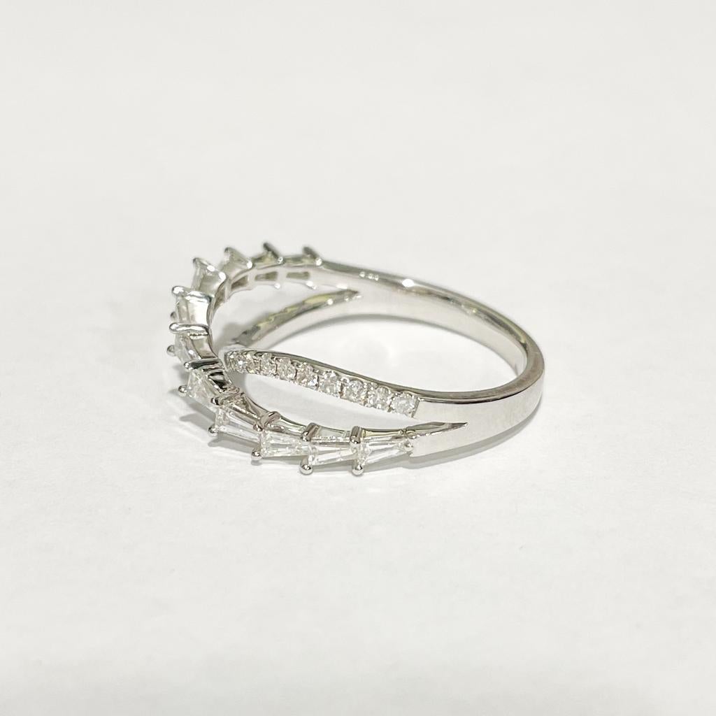 GILIN 18K White Gold Diamond Ring In New Condition For Sale In Central, HK