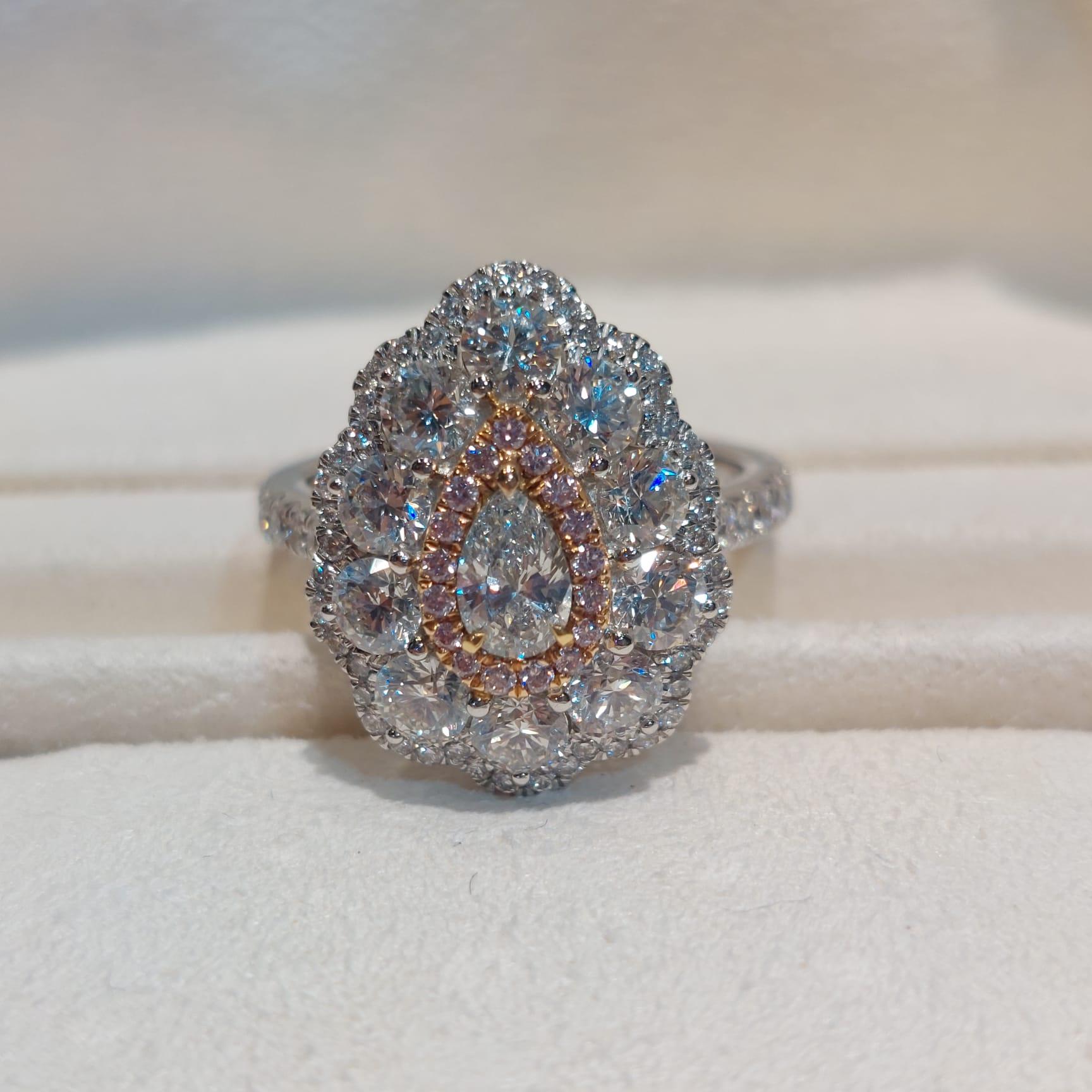 Women's Gilin 18k White Gold Diamond Ring For Sale