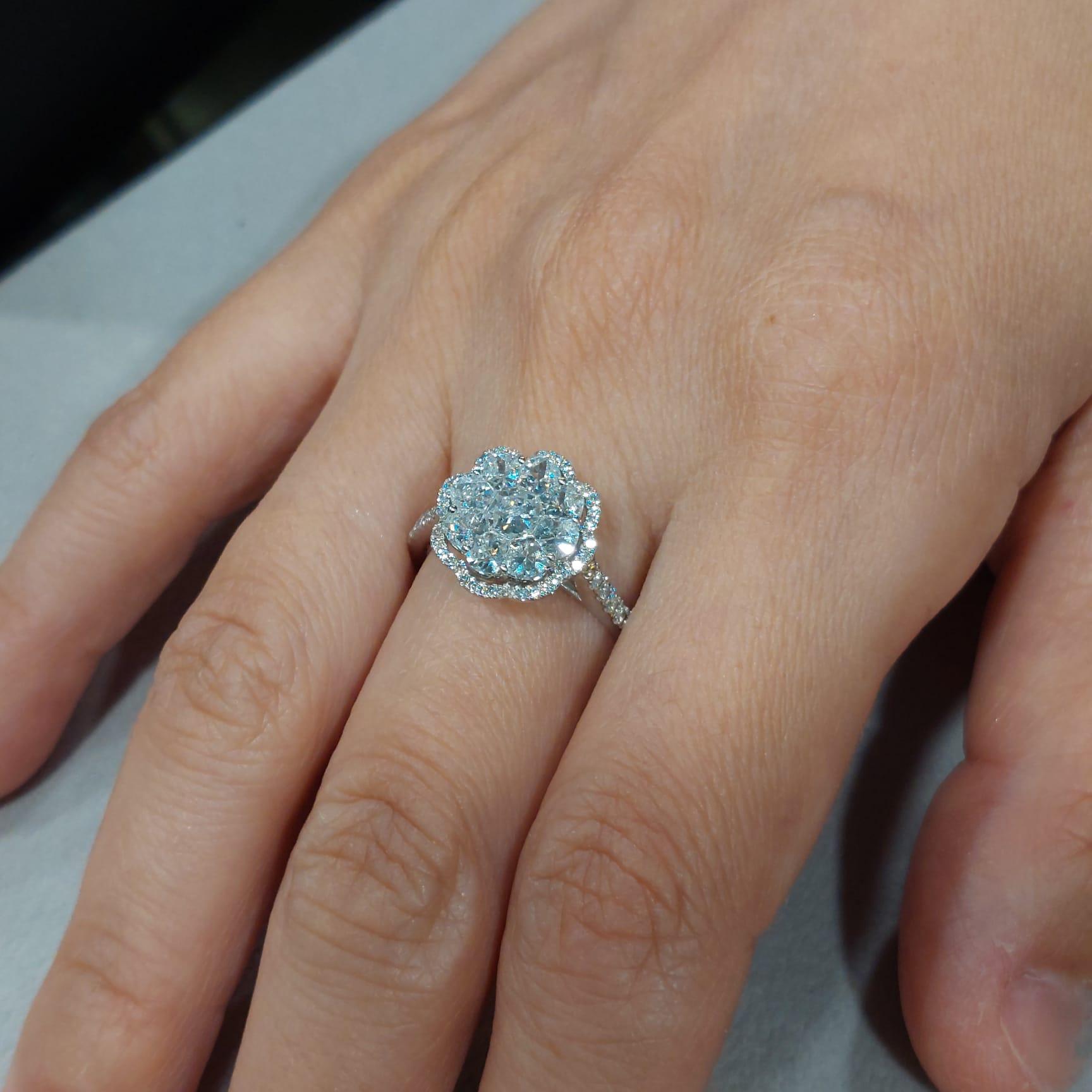 Gilin 18k White Gold Diamond Ring For Sale 2
