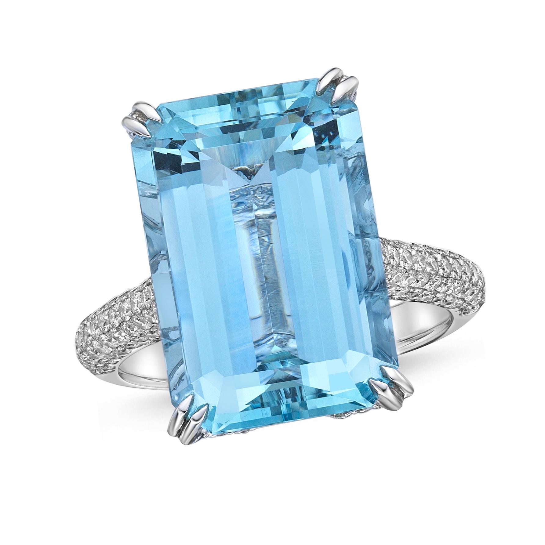 Women's GILIN 18K White Gold Diamond Ring with Aquamarine For Sale