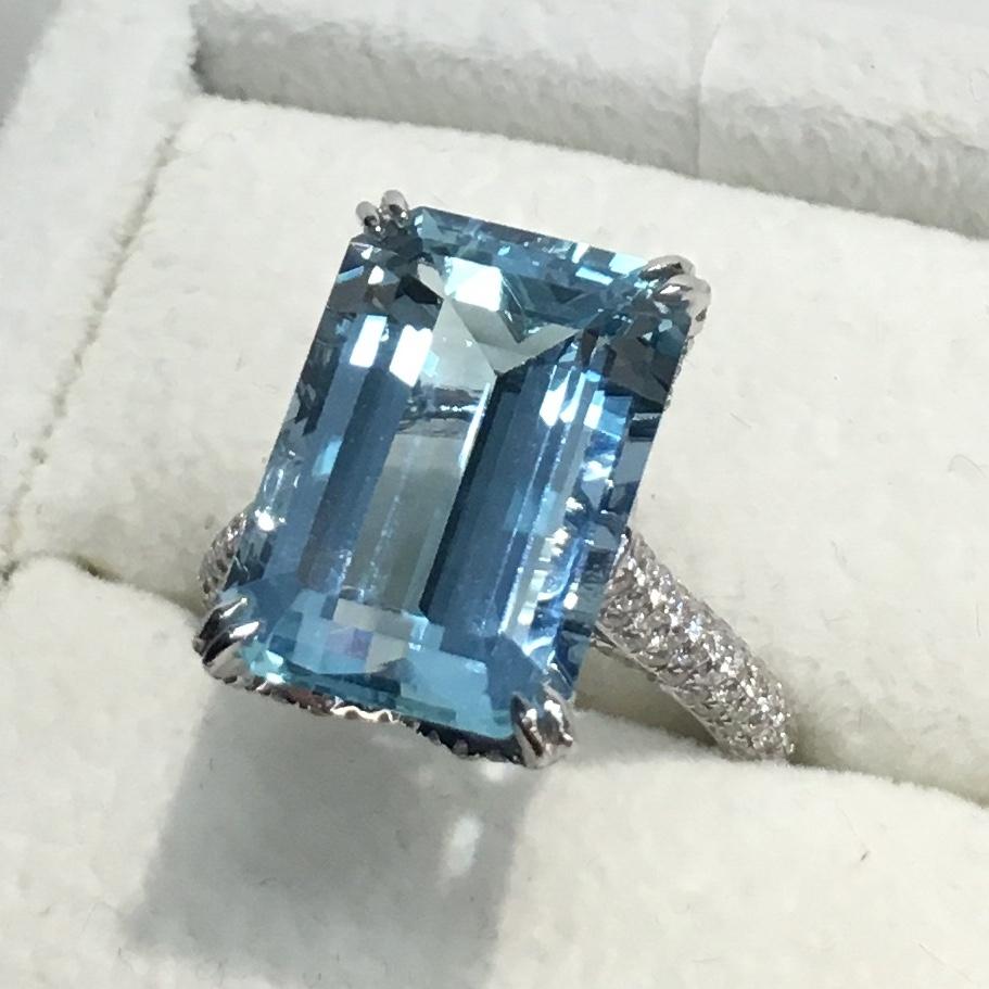 GILIN 18K White Gold Diamond Ring with Aquamarine For Sale 2