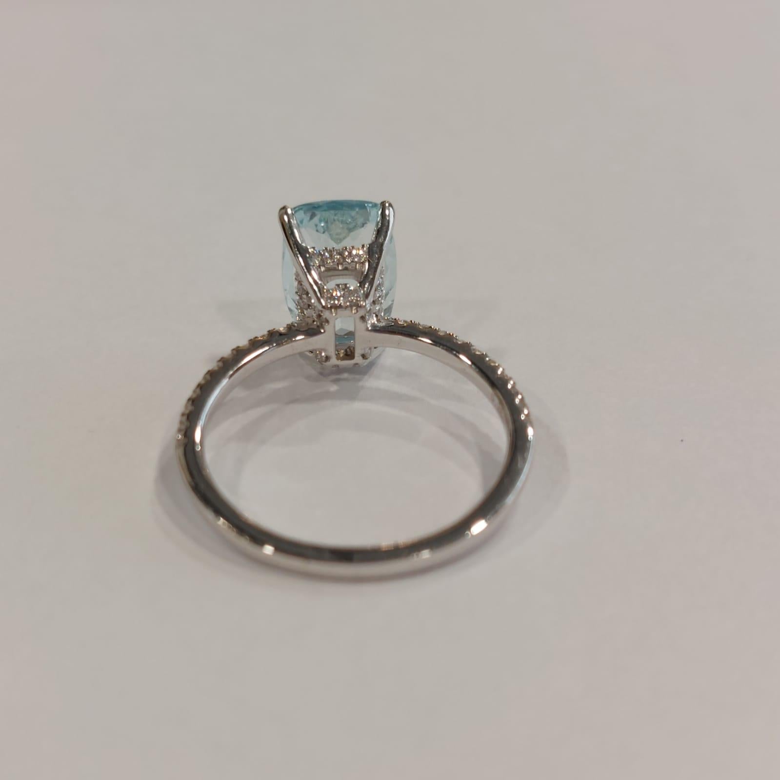 Gilin 18k White Gold Diamond Ring with Aquamarine For Sale 3