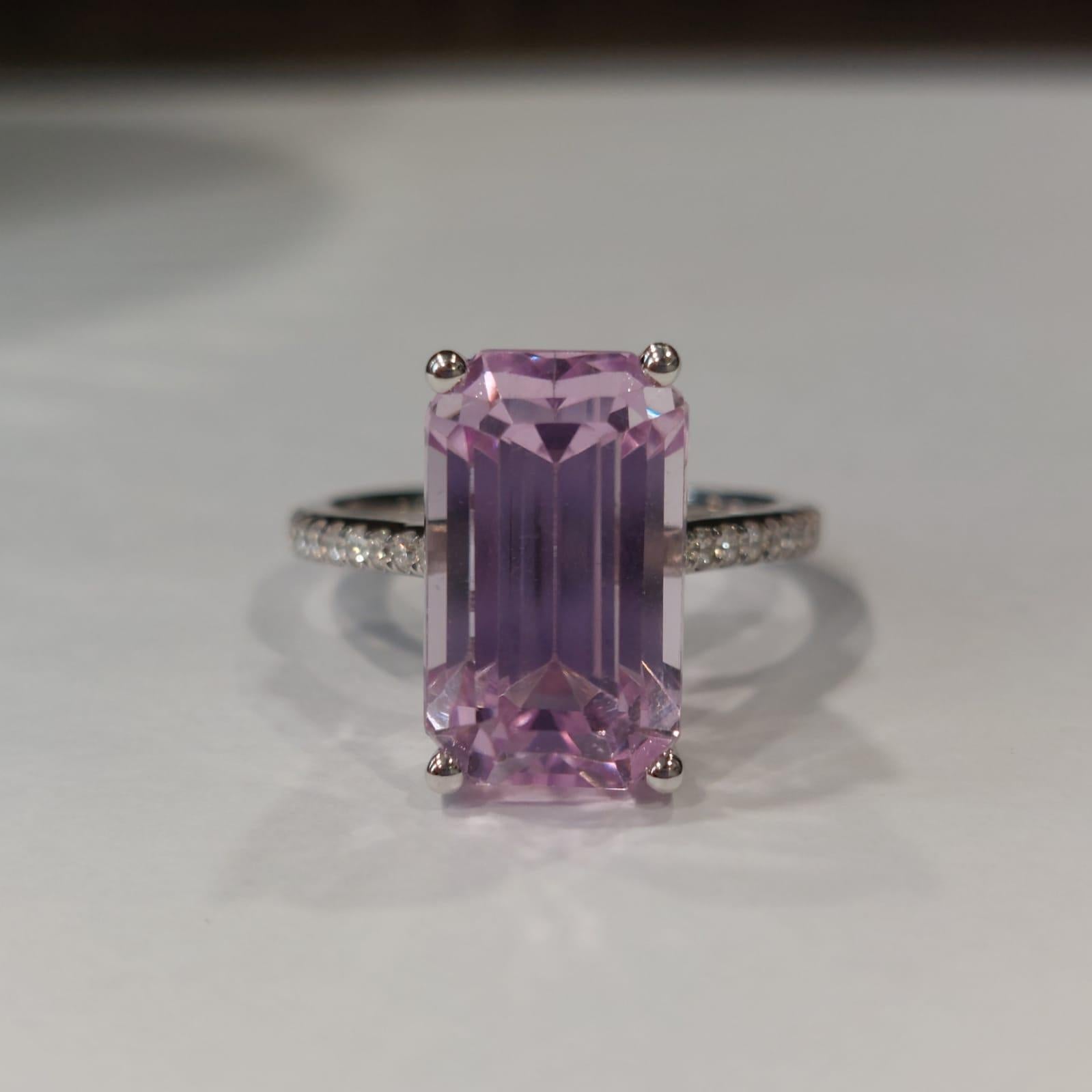 Gilin 18k White Gold Diamond Ring with Kunzite For Sale 1