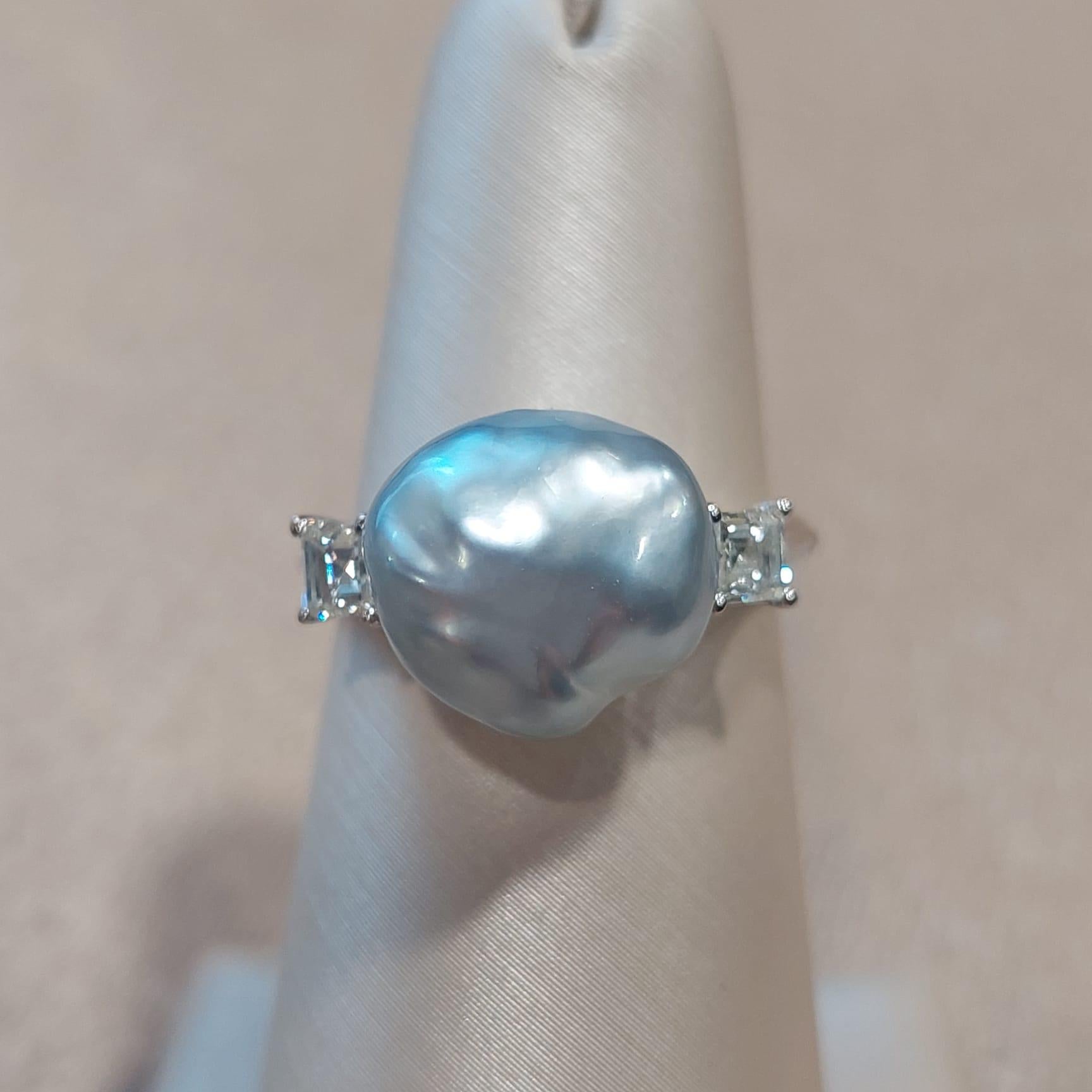 Mixed Cut Gilin 18k White Gold Diamond Ring with Silvery Keshi Pearl For Sale