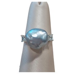 Used Gilin 18k White Gold Diamond Ring with Silvery Keshi Pearl