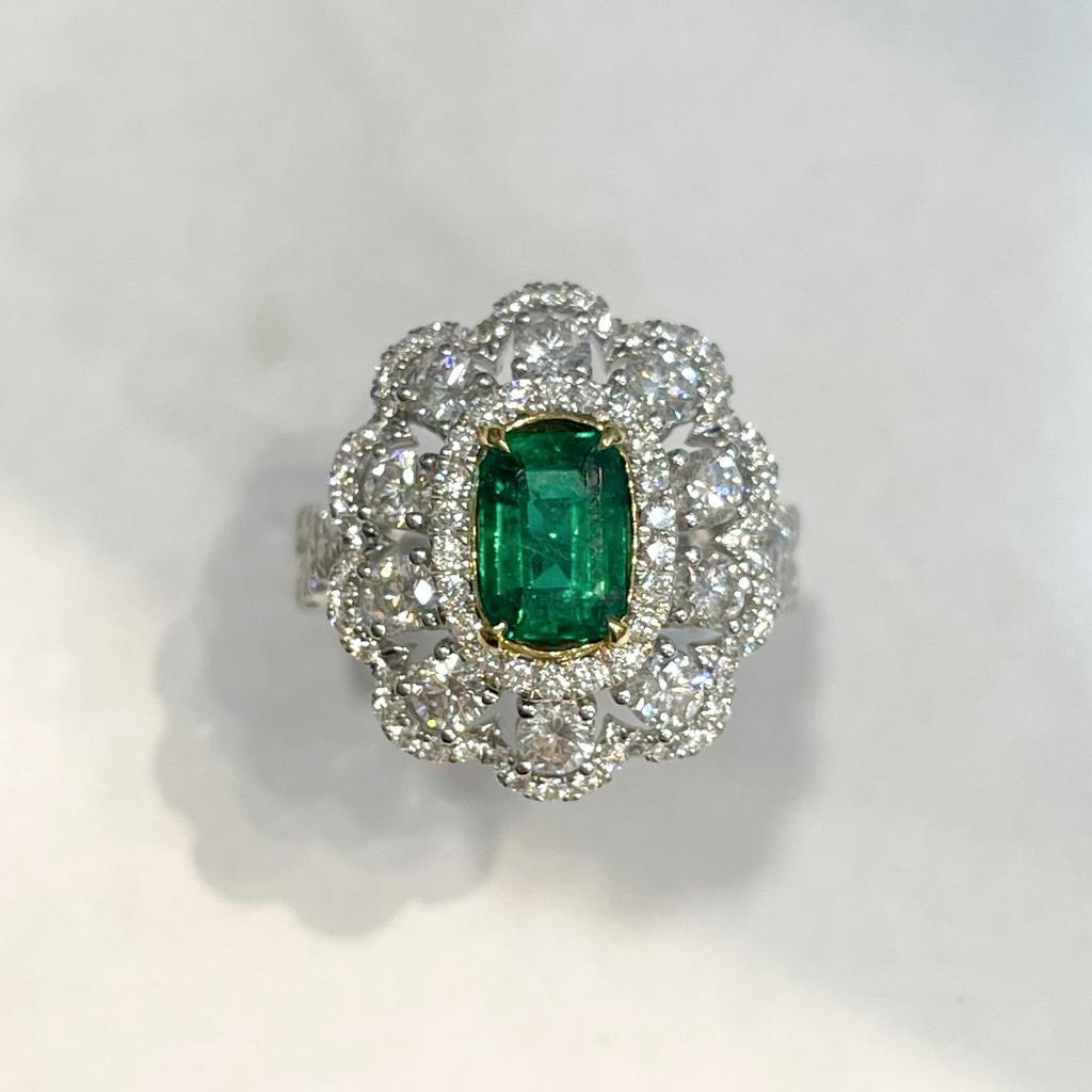 GILIN 18K White Gold Emerald Diamond Ring For Sale 1