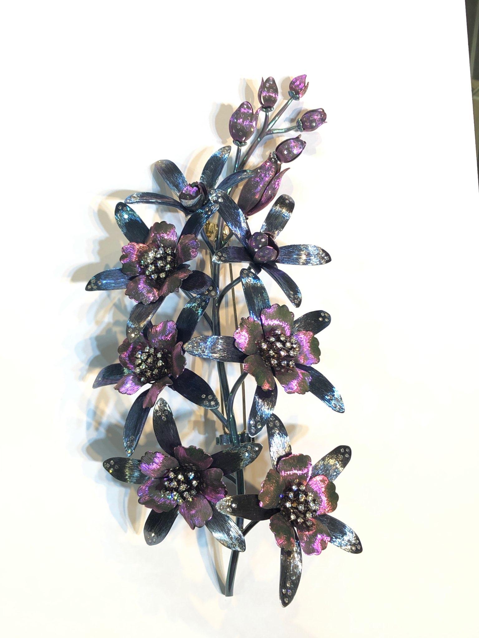 GILIN 18K White Gold & Titanium Color Diamond Brooch

Diamonds symbolise clarity and purity, also represent innocence, strength, and true love.

The brooch setting with color diamond total weight 4.36ct, the diamond total weight 1.91ct, made in 18K