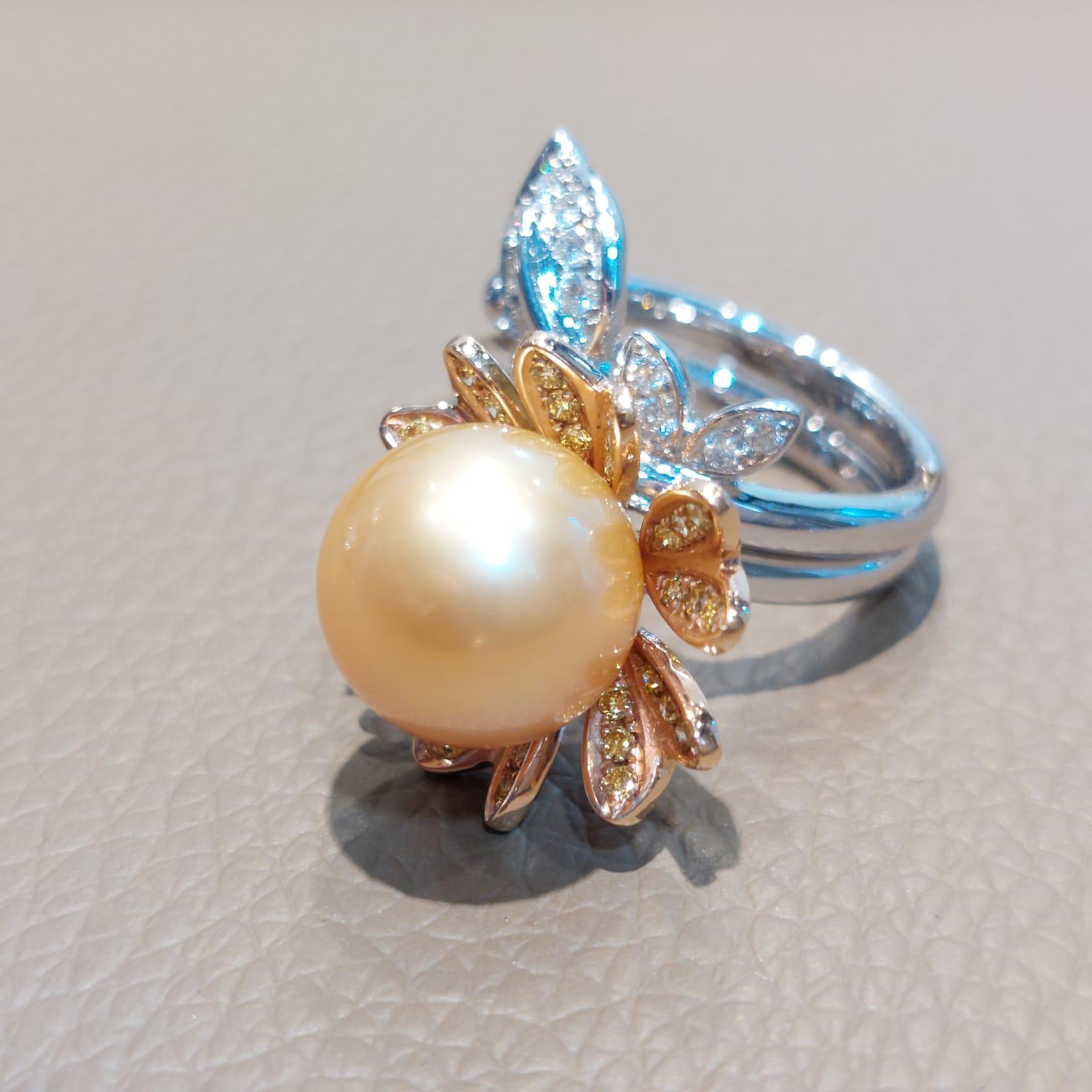 Gilin 18 Karat White Rose Gold Diamond Ring with Pearl For Sale 2