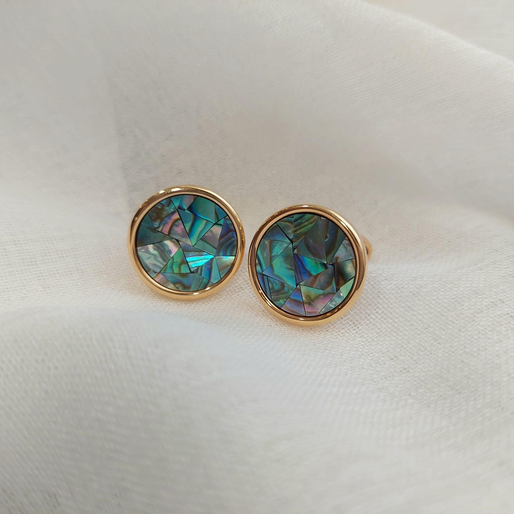 Abalone Mosaic Cufflinks set in the 18K yellow gold.