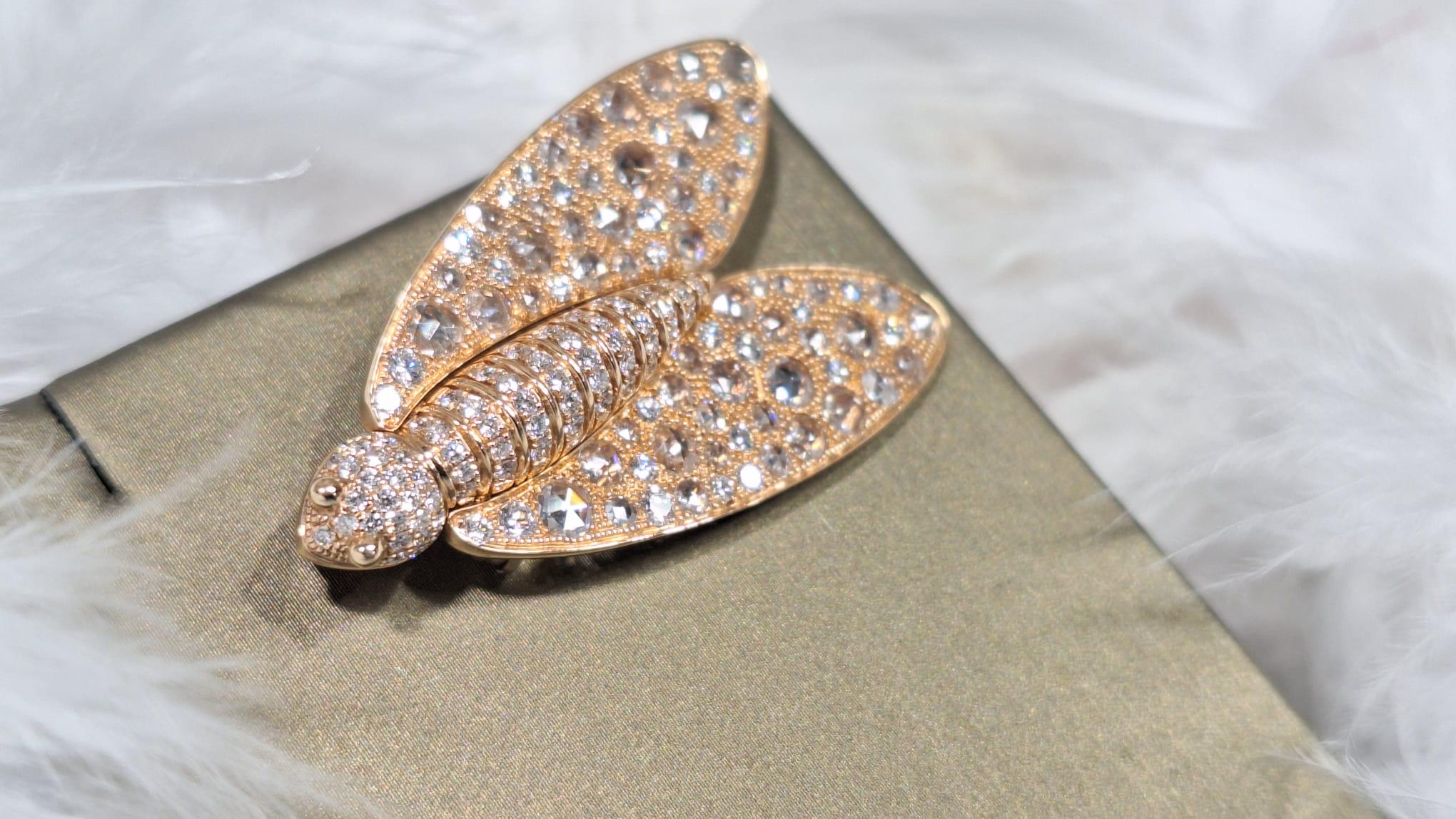 Modern GILIN 18K Yellow Gold Diamond Brooch For Sale
