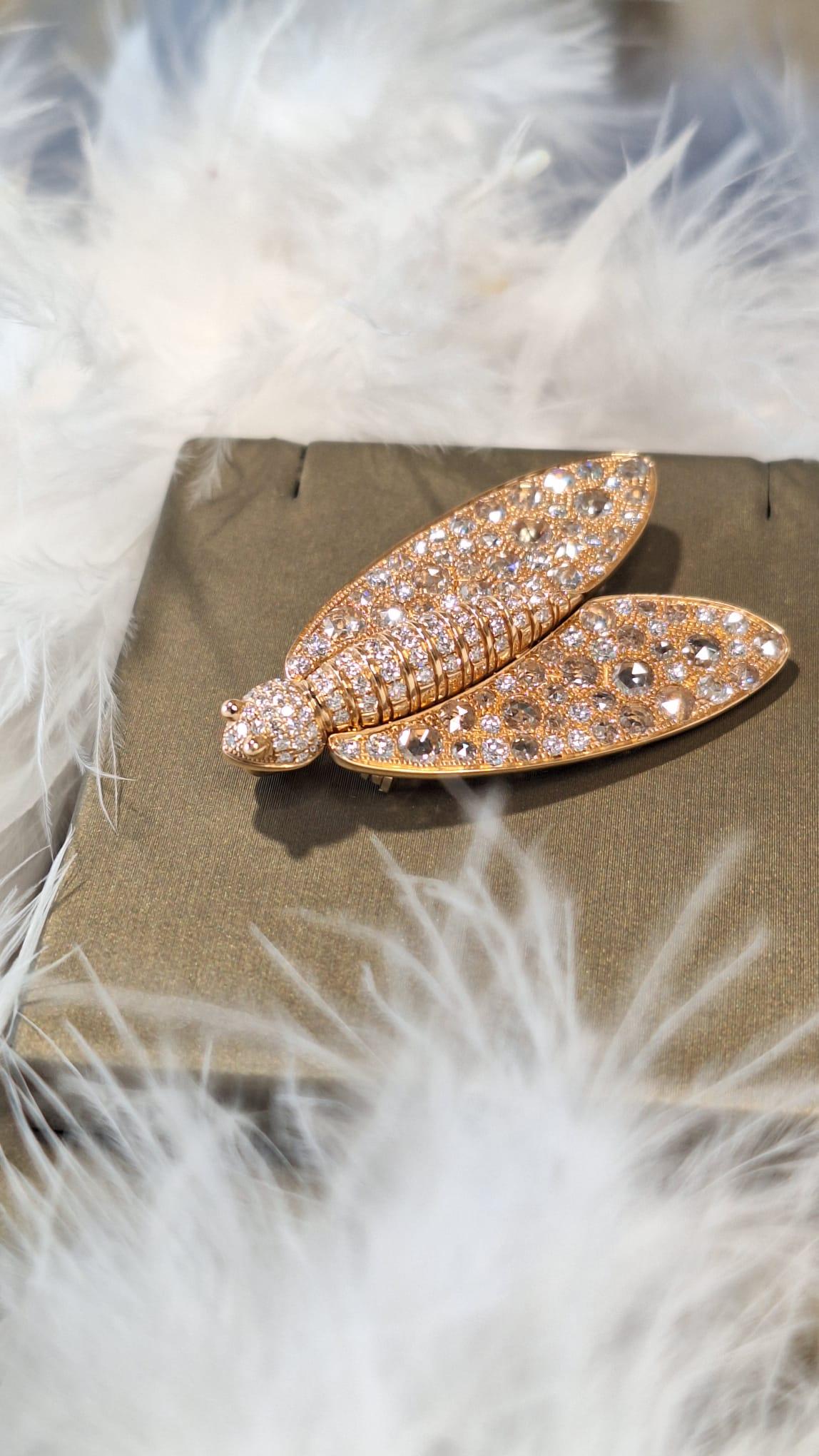 GILIN 18K Yellow Gold Diamond Brooch In New Condition For Sale In Central, HK