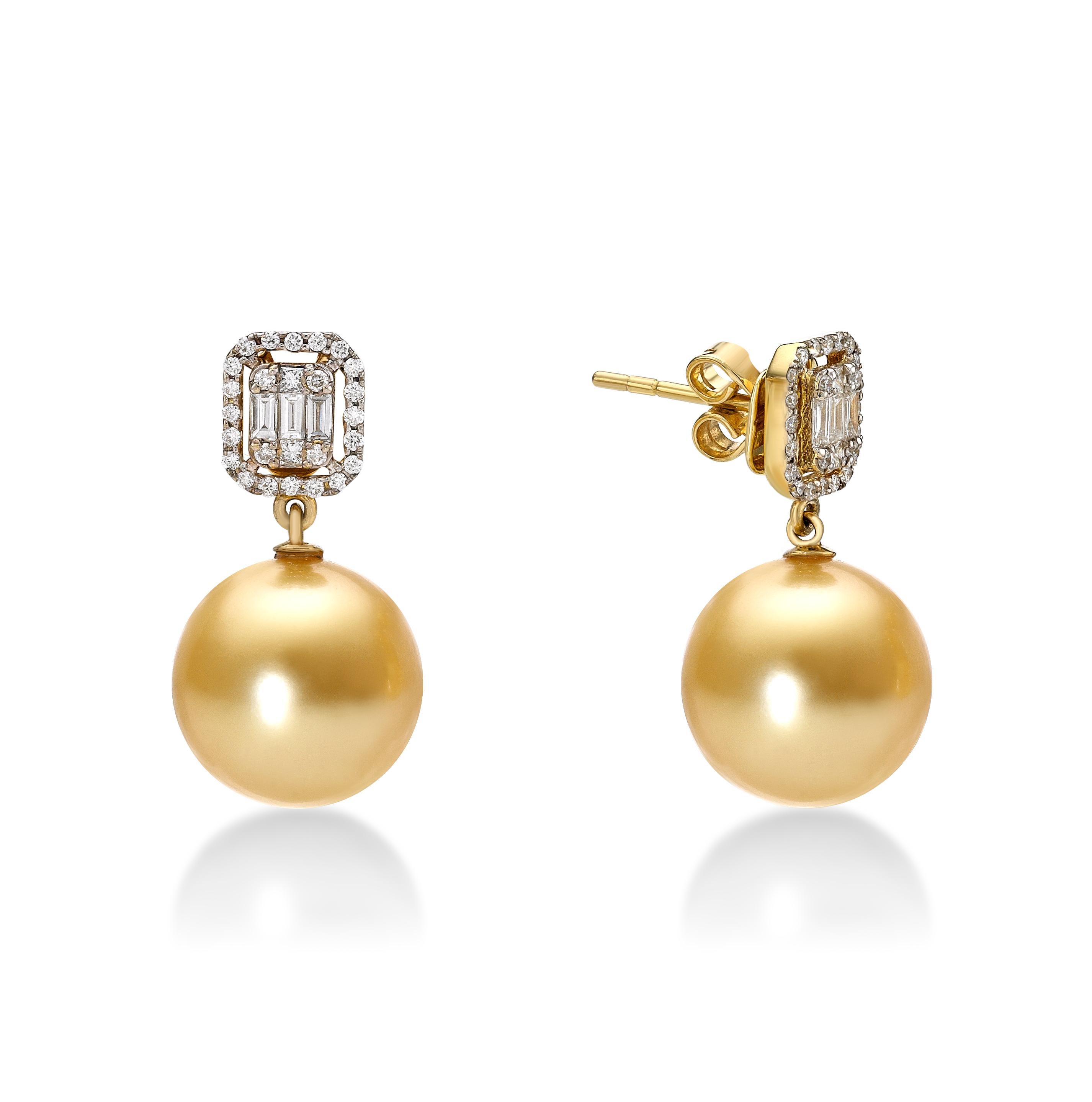 Pearls symbolize loyalty, integrity, generosity, and purity, elegant and unique.

The center south sea pearl is 11mm, diamond totally  0.32 carat, made in 18K yellow gold.
