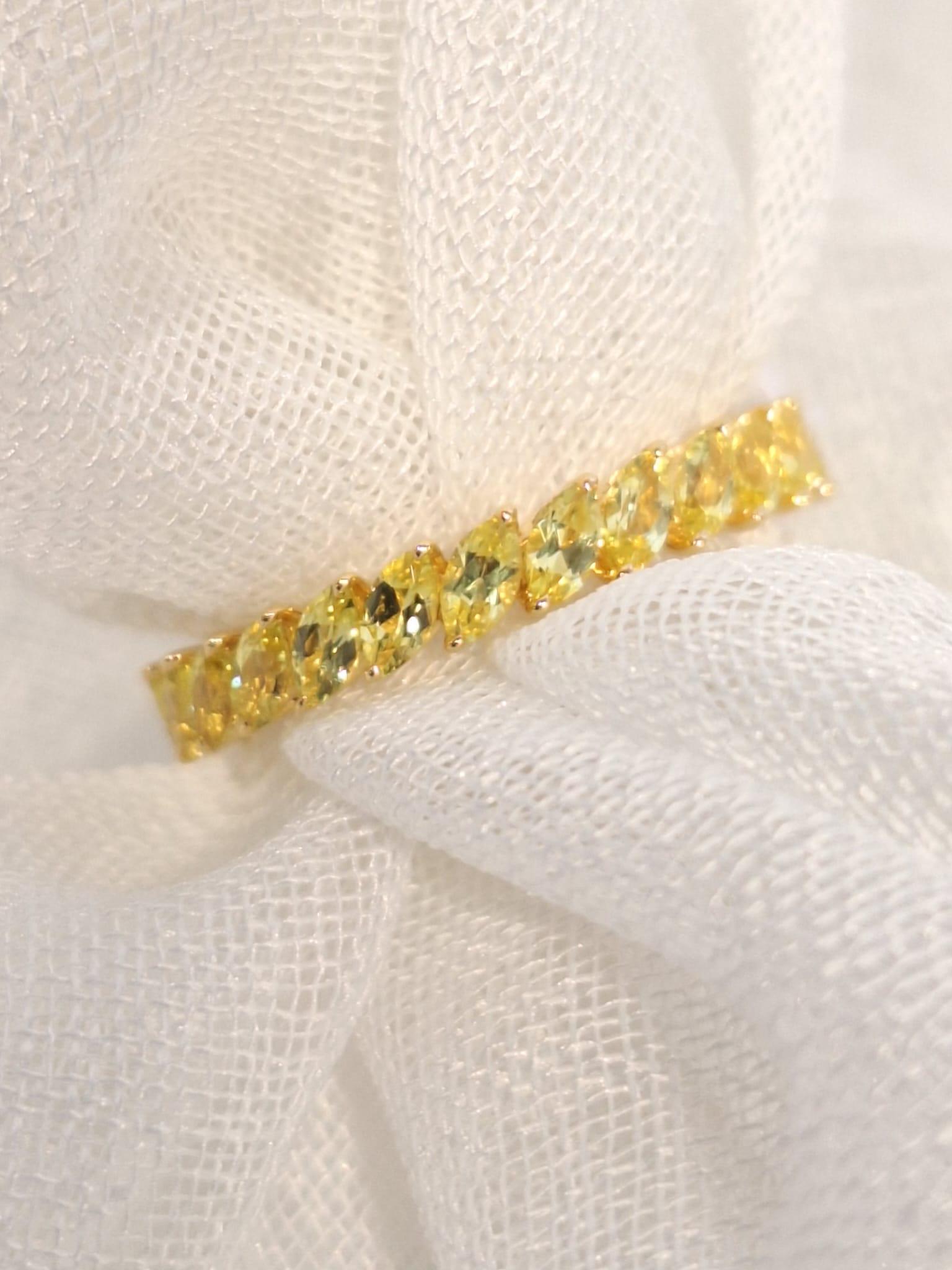 GILIN 18K Yellow Gold Ring with Yellow Sapphire In New Condition For Sale In Central, HK