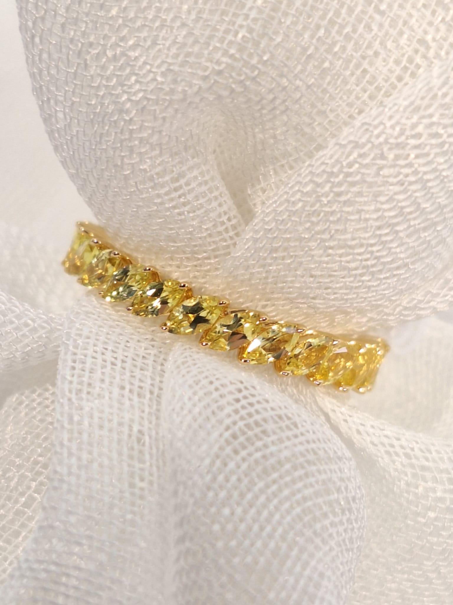 GILIN 18K Yellow Gold Ring with Yellow Sapphire For Sale 2