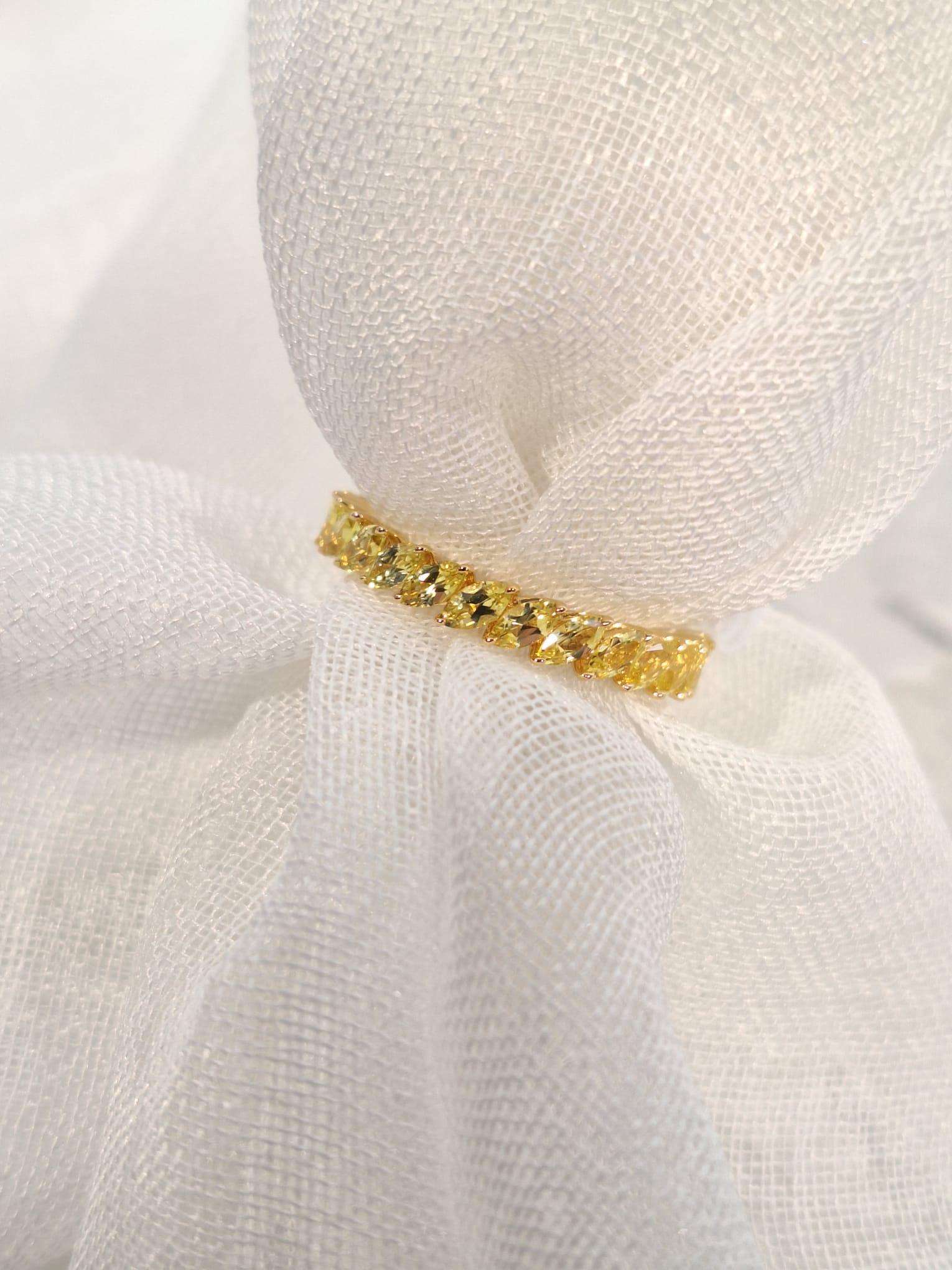 GILIN 18K Yellow Gold Ring with Yellow Sapphire For Sale 3