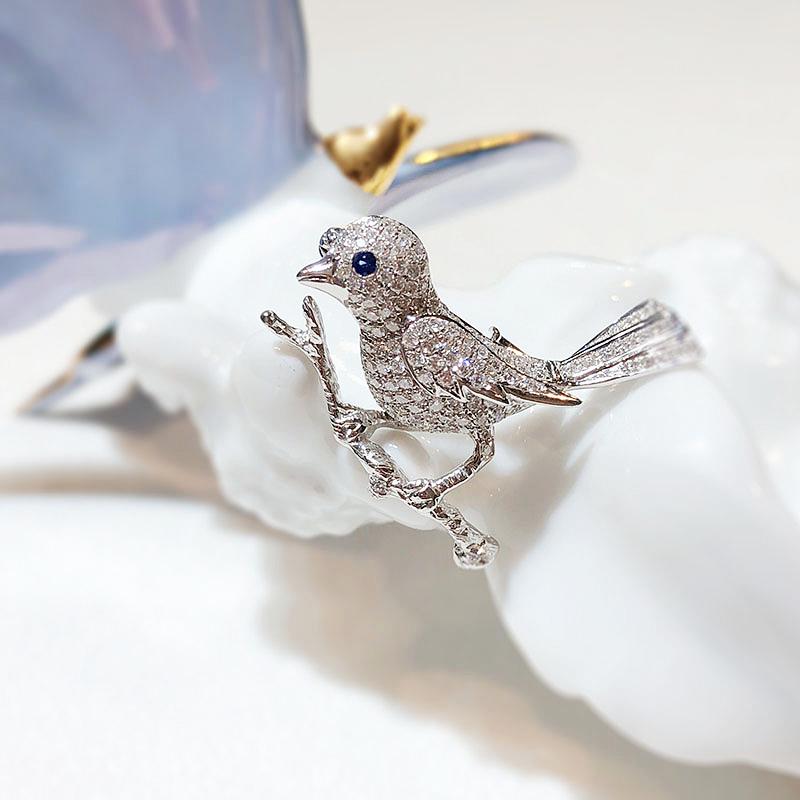 Gilin Bird Brooch with Diamond and Sapphire in 18 Karat White Gold 1