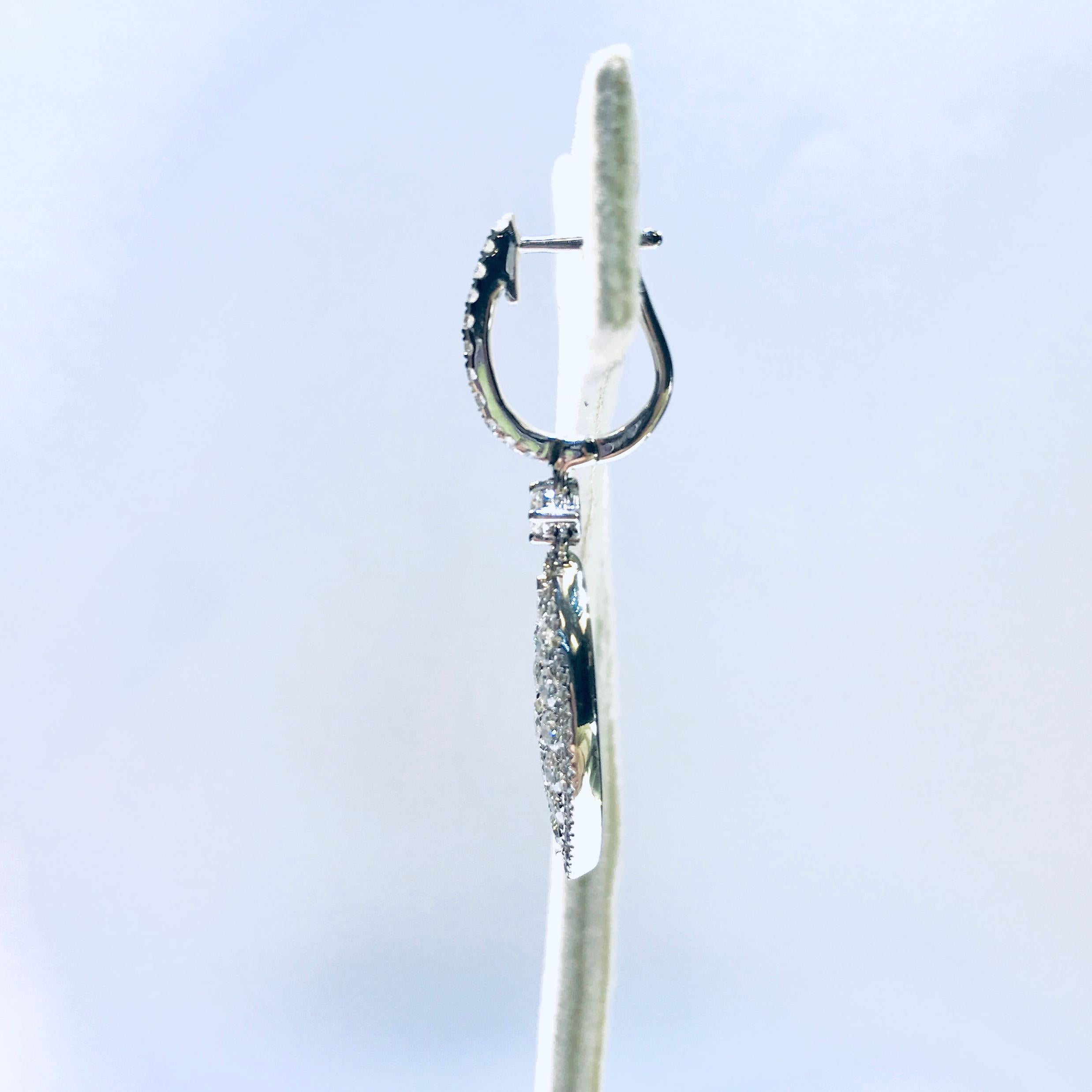 Modern GILIN 18K White Gold Diamond Earring For Sale