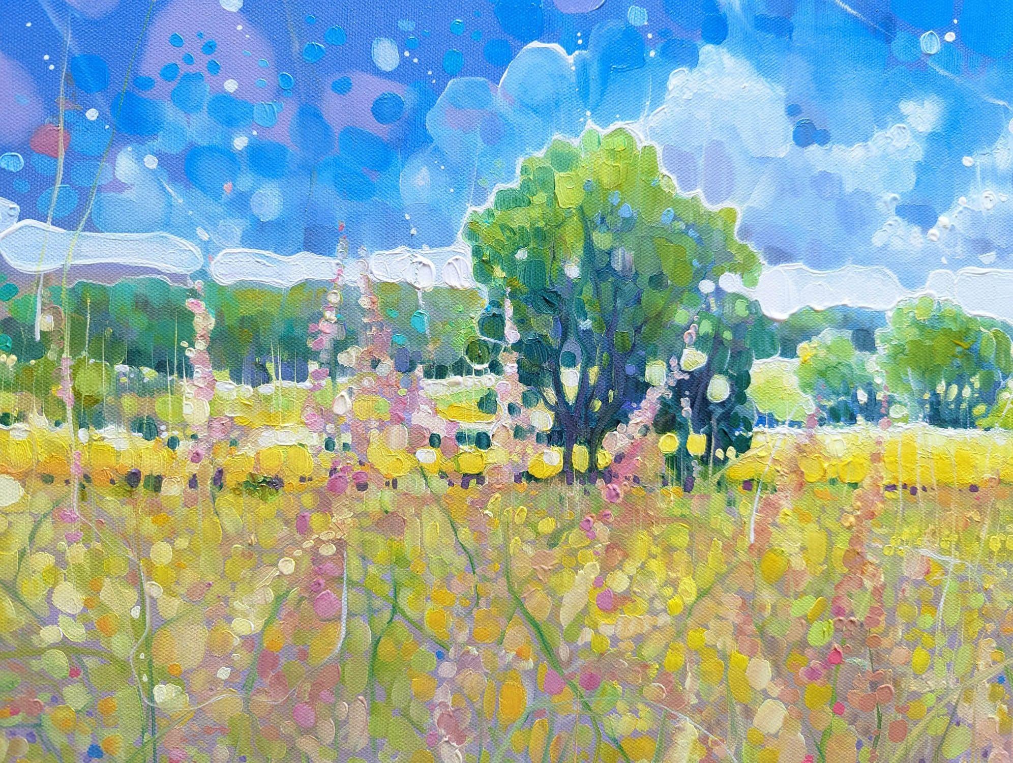 Primavera trascendente es un exuberante cuadro semiabstracto de un paisaje primaveral con una liebre parda en un prado de flores silvestres. Mide 48x36 pulgadas. El cuadro muestra una escena etérea en la que montones de partículas, de diversos