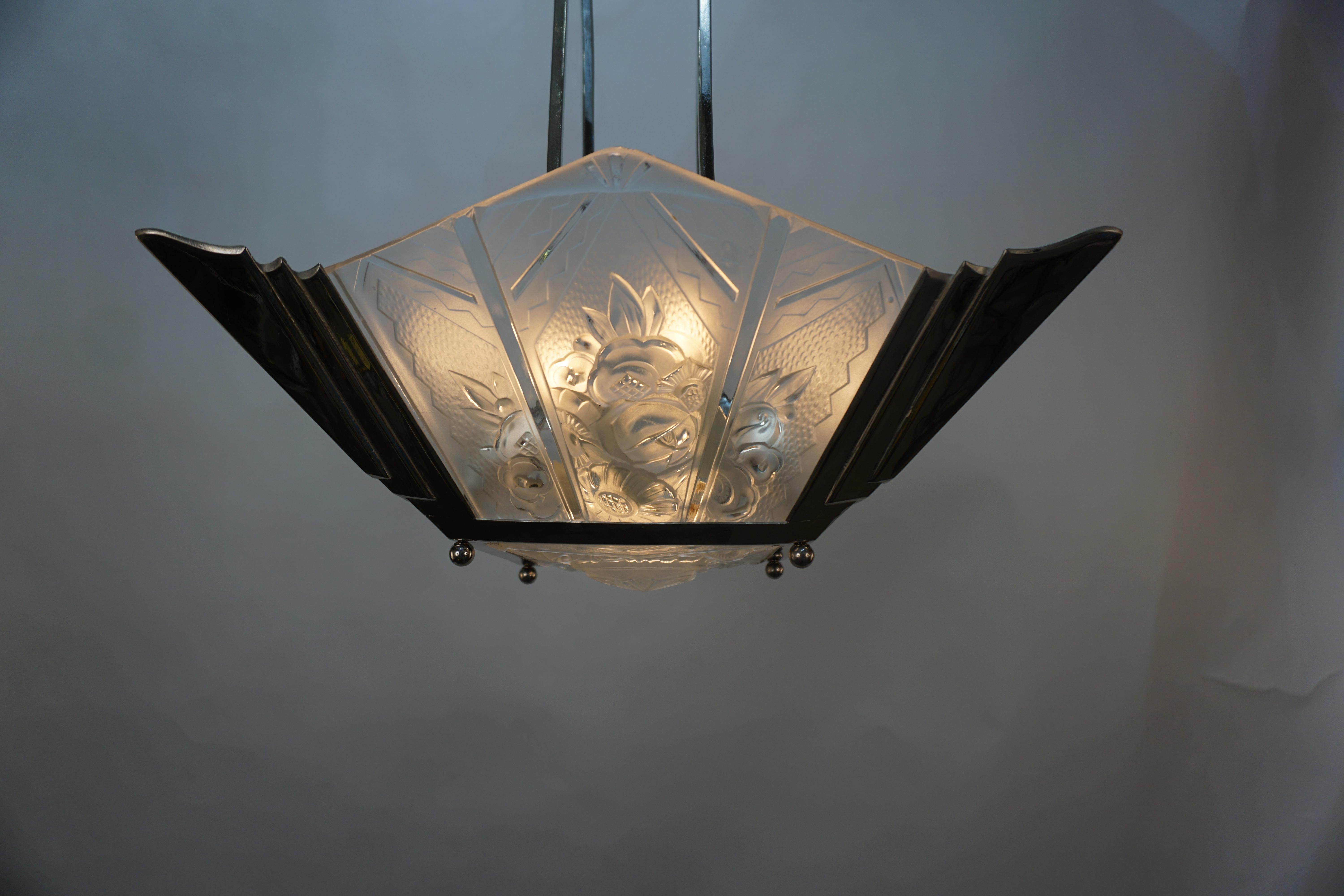Early 20th Century Gilles 1920's Art Deco Chandelier For Sale