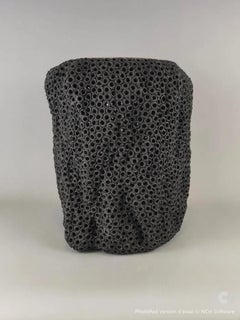 Gilles Caffier (1963) tabouret en céramique, plateau en cuir, signé et daté