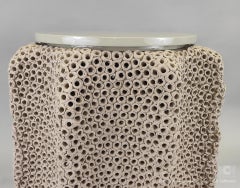 Gilles Caffier (1963) table d'appoint en céramique, signée et datée