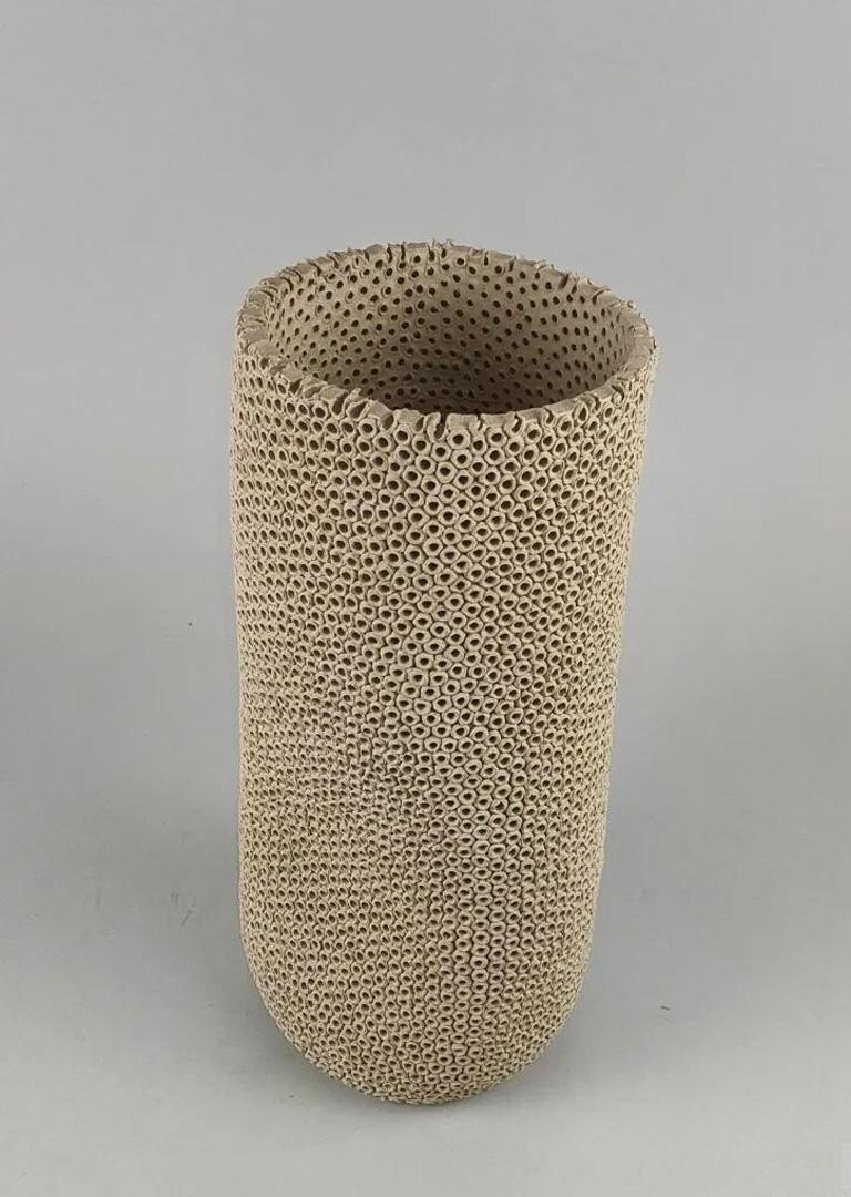 Français Gilles Caffier (1963)  vase en céramique, signé et daté en vente