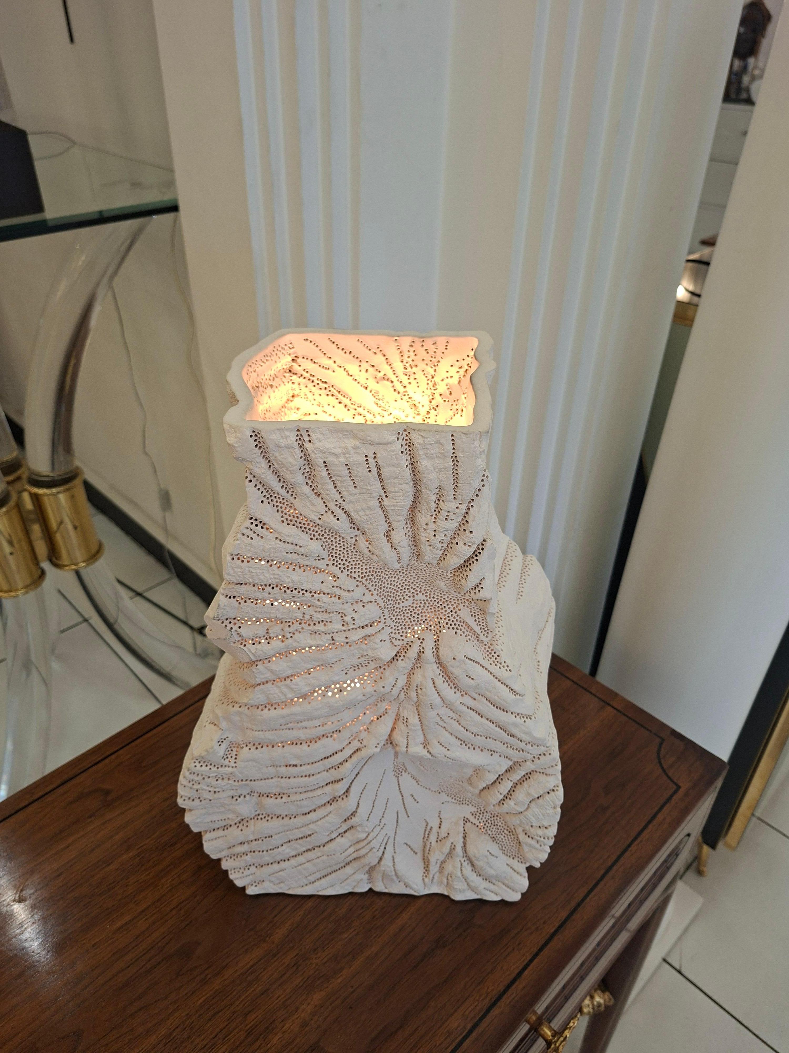 Abstract ceramic lamp, hand-pierced, signed, dated, and numbered /60
16 x 28 x 44
Off-white
2018
3/60
Electrified 2 poles
Signatures with Gilles Caffier Paris plaque and Handwritten

