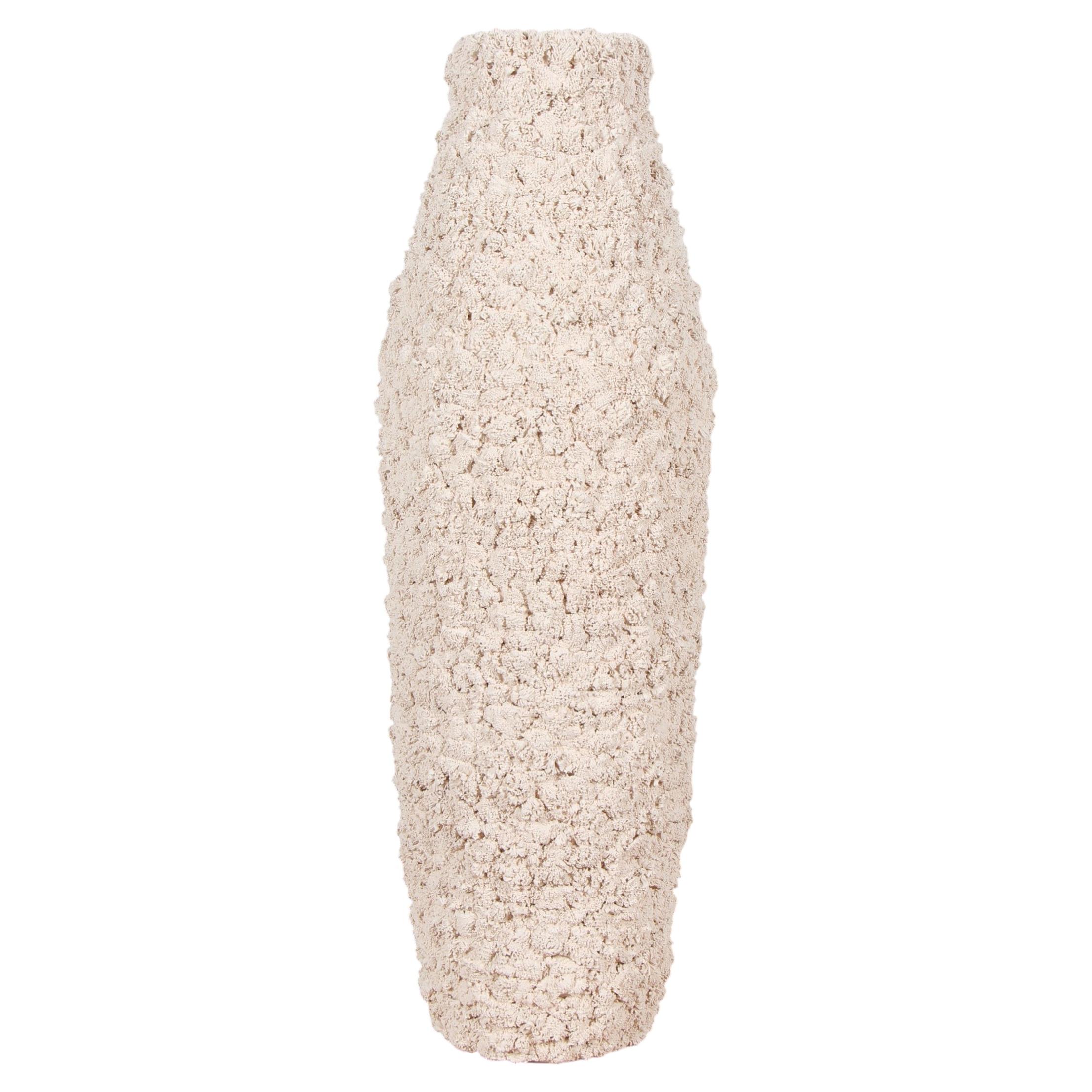 Gilles Caffier „Popcorn“. Vase aus unglasierter Keramik im Angebot