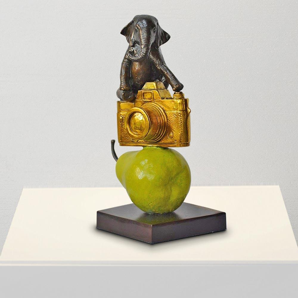 Bronze Animal Sculpture - Art - Limited Edition - Elephant - Camera - Pear For Sale 3