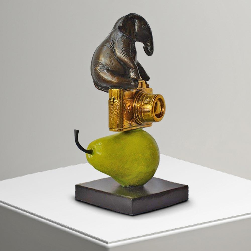 Bronze Animal Sculpture - Art - Limited Edition - Elephant - Camera - Pear For Sale 5